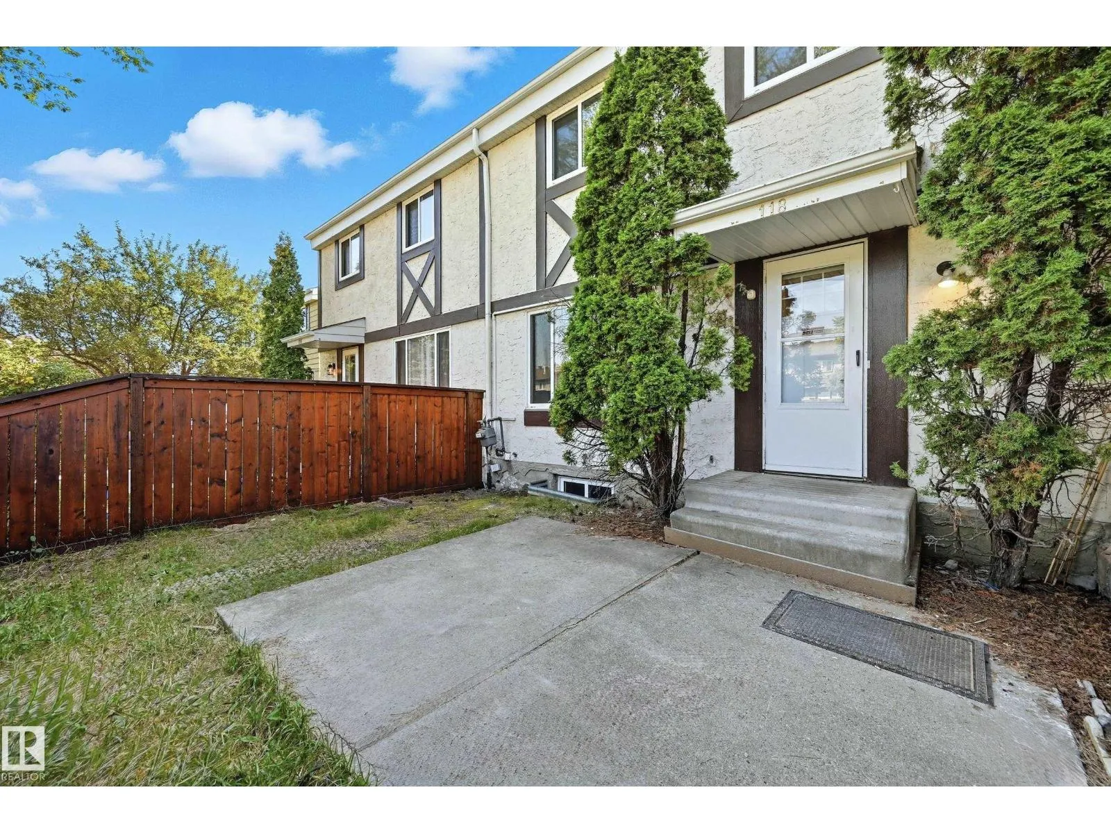 118 PRIMROSE GARDENS NW