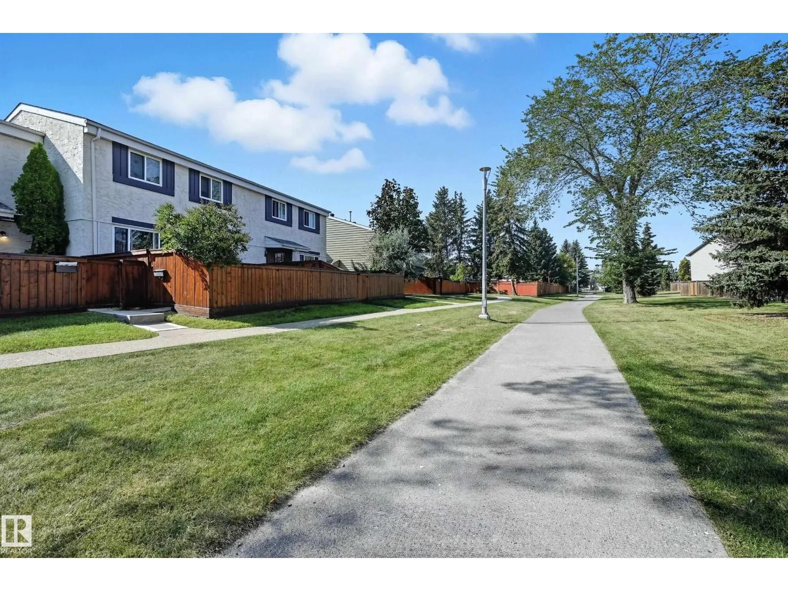 118 PRIMROSE GARDENS NW