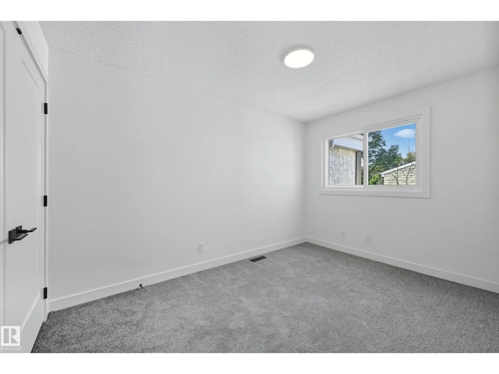118 PRIMROSE GARDENS NW