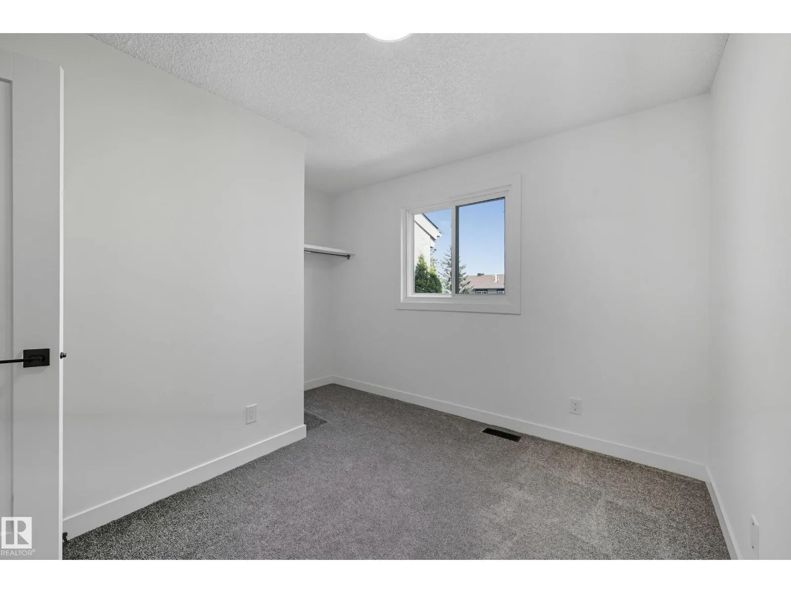 118 PRIMROSE GARDENS NW