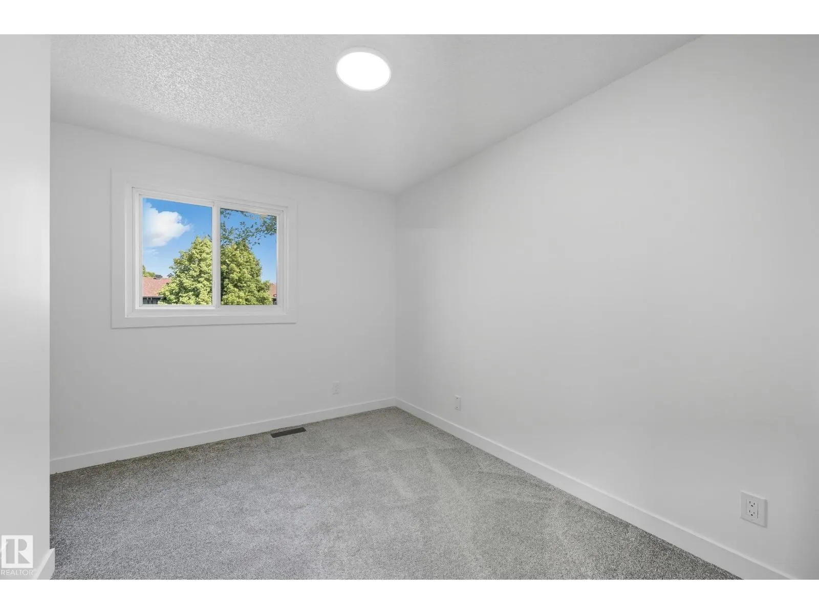 118 PRIMROSE GARDENS NW