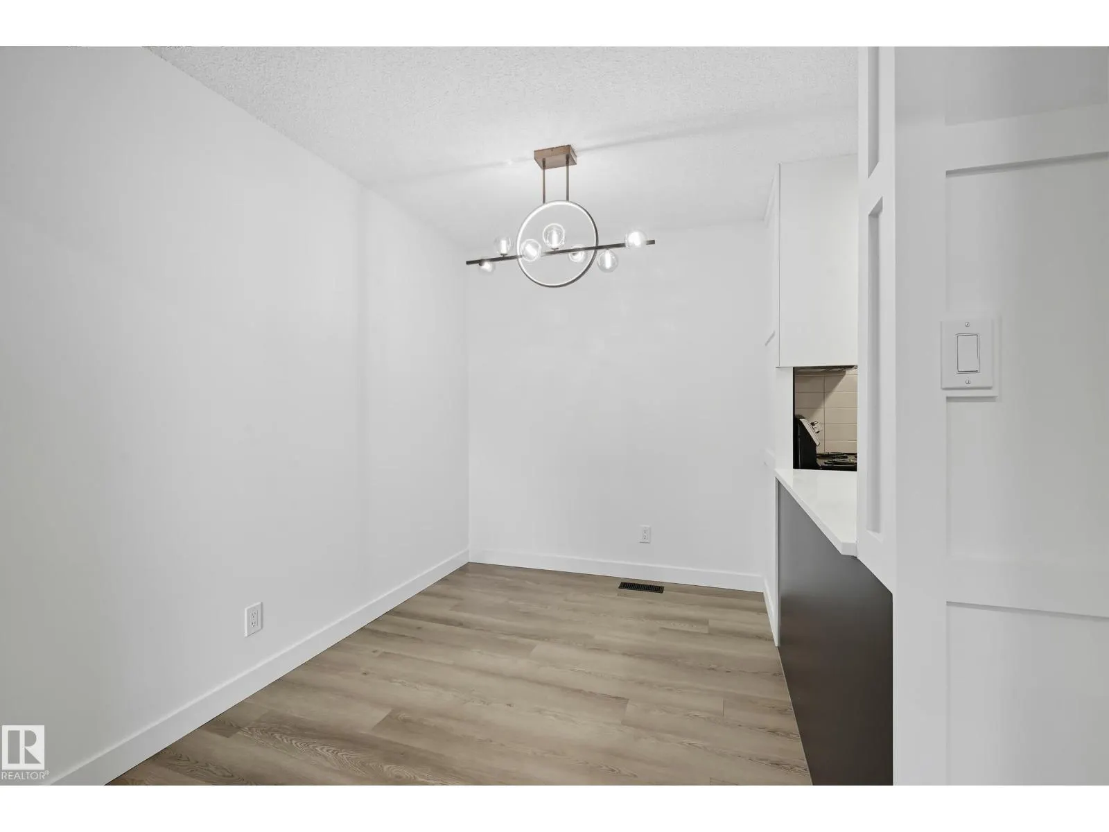 118 PRIMROSE GARDENS NW