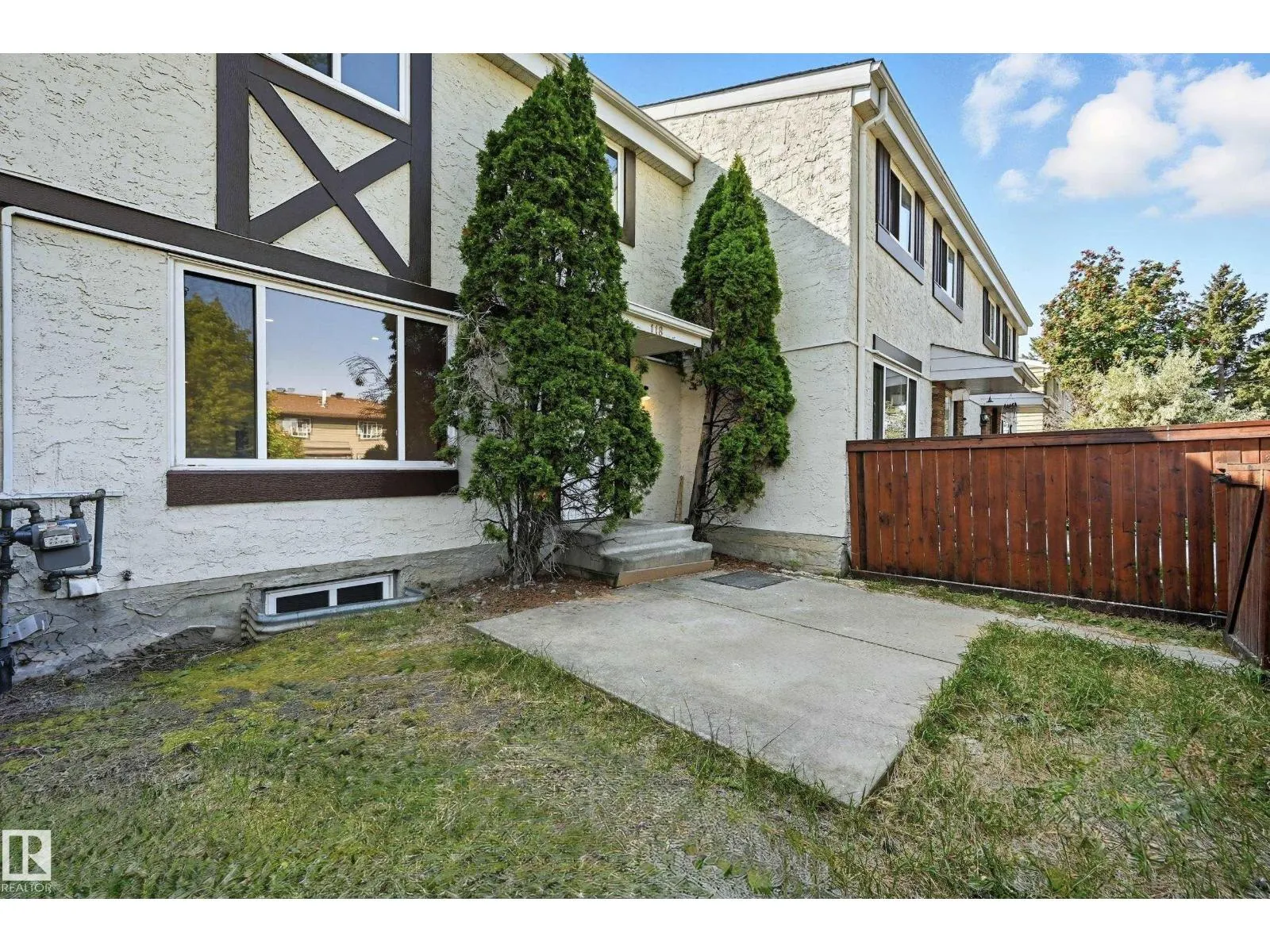 118 PRIMROSE GARDENS NW
