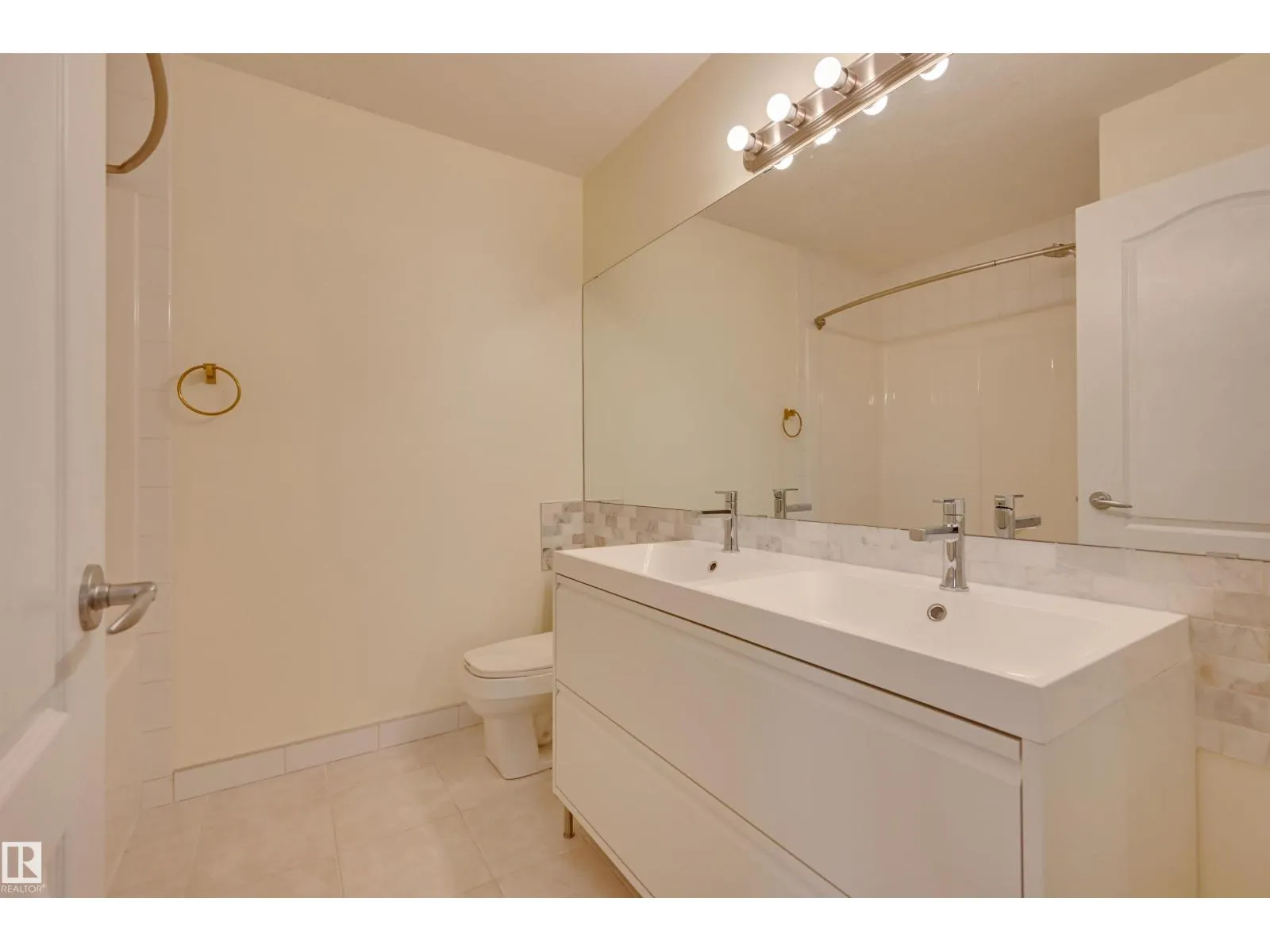 11729 71A AV NW