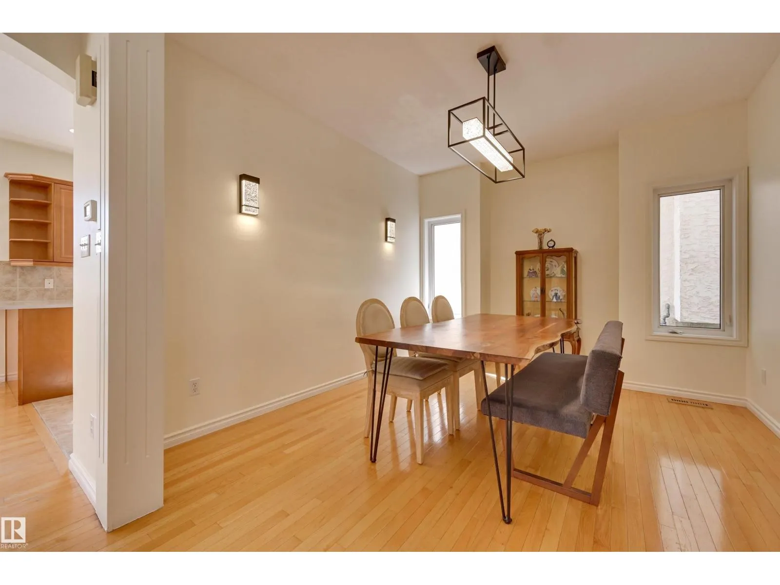 11729 71A AV NW