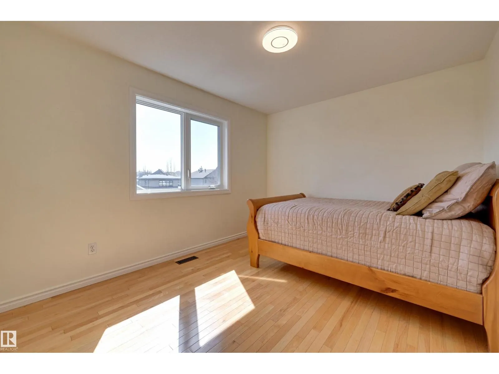 11729 71A AV NW