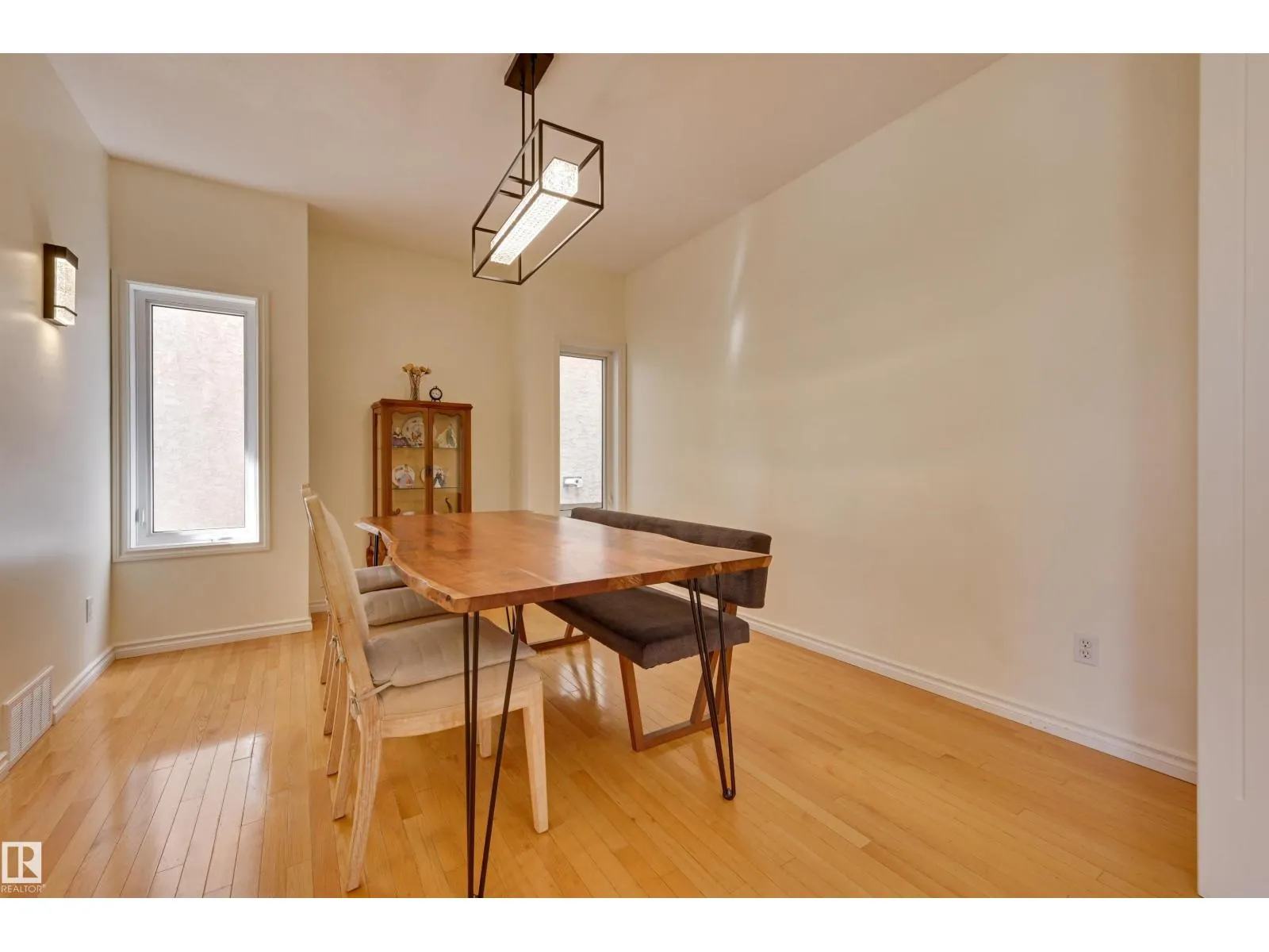 11729 71A AV NW