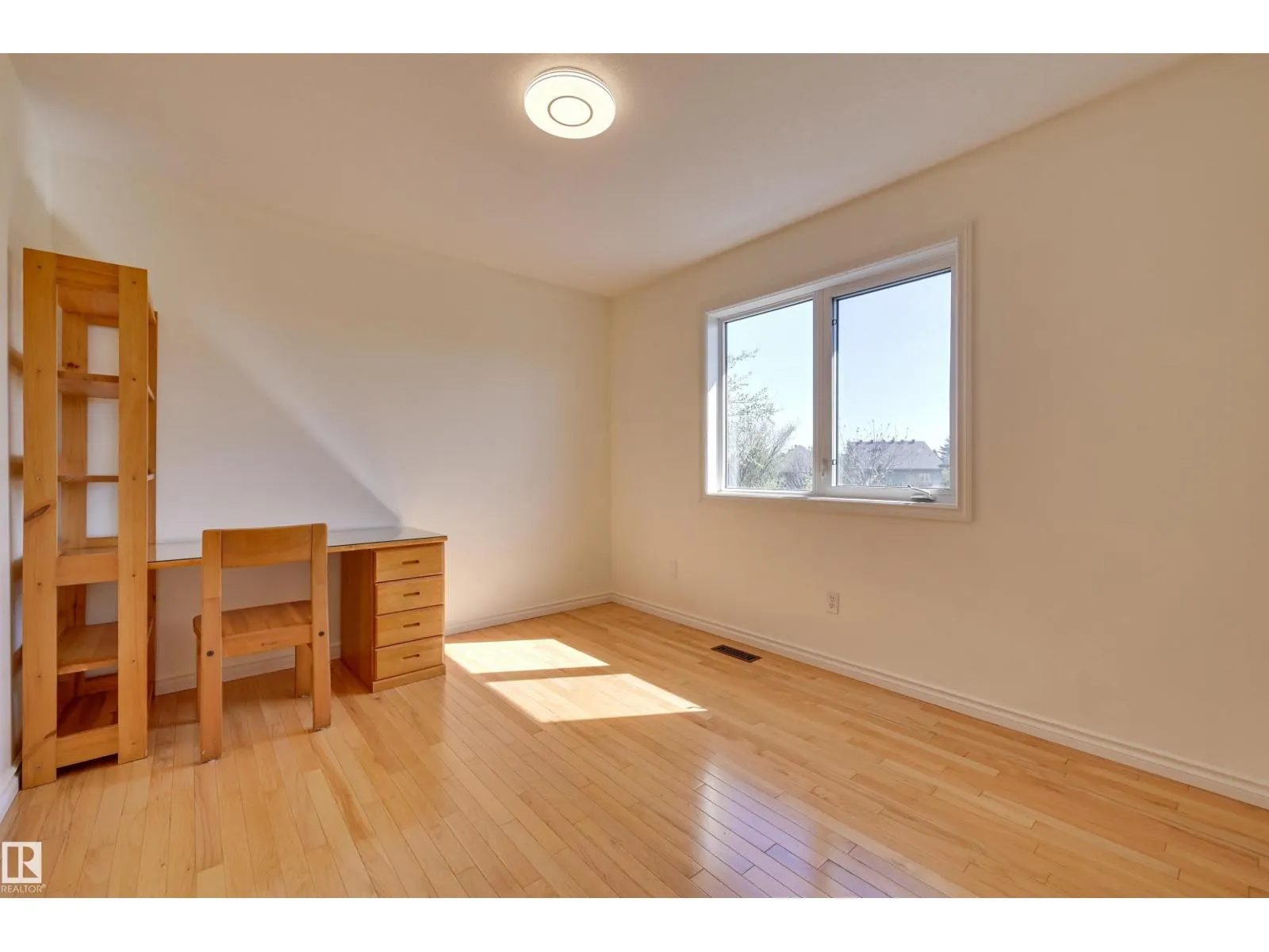 11729 71A AV NW