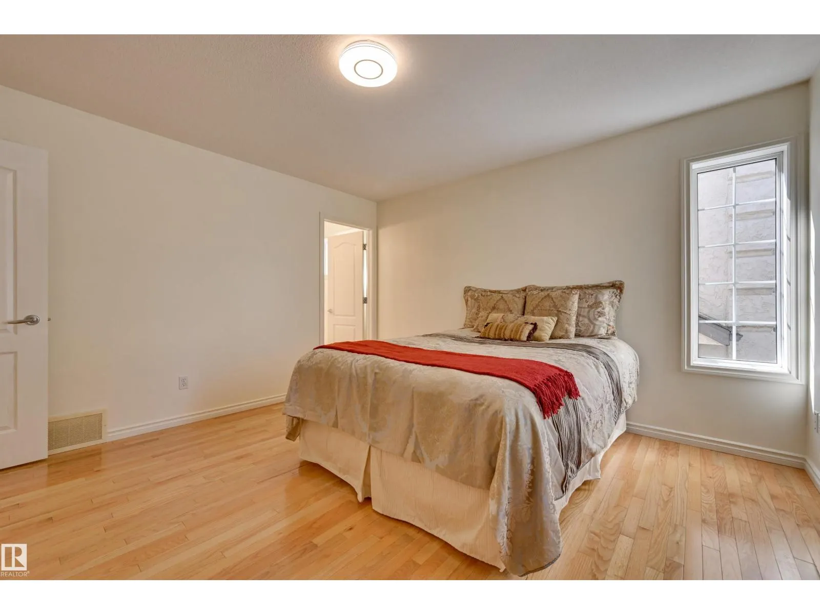 11729 71A AV NW