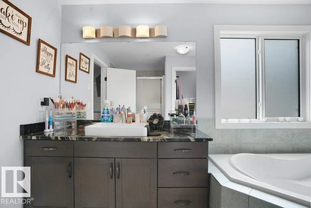 1928 51 ST SW
