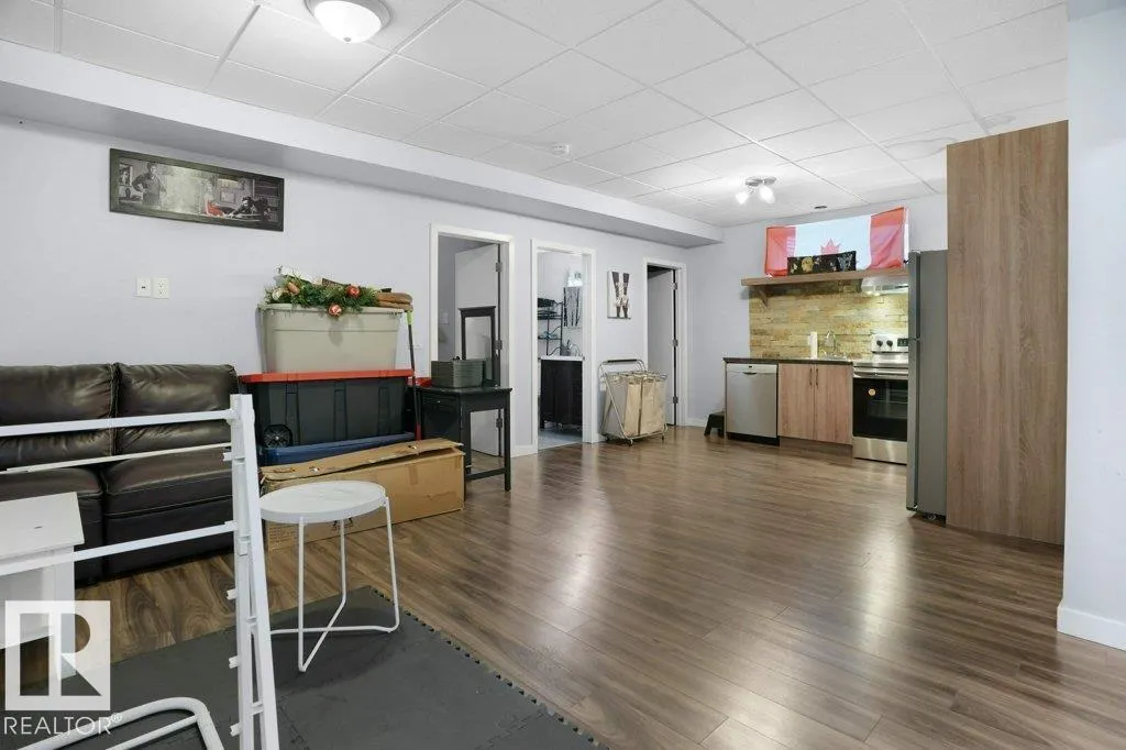 1928 51 ST SW