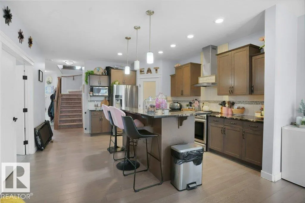 1928 51 ST SW