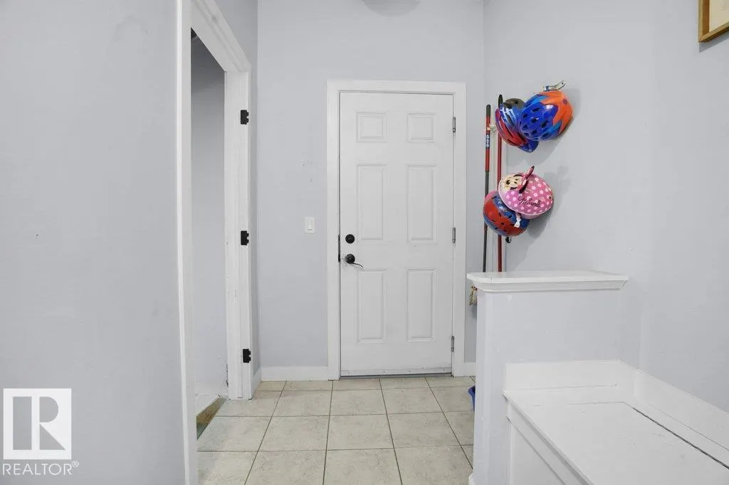 1928 51 ST SW