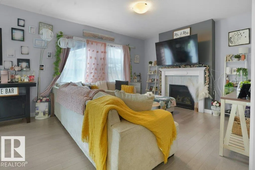 1928 51 ST SW