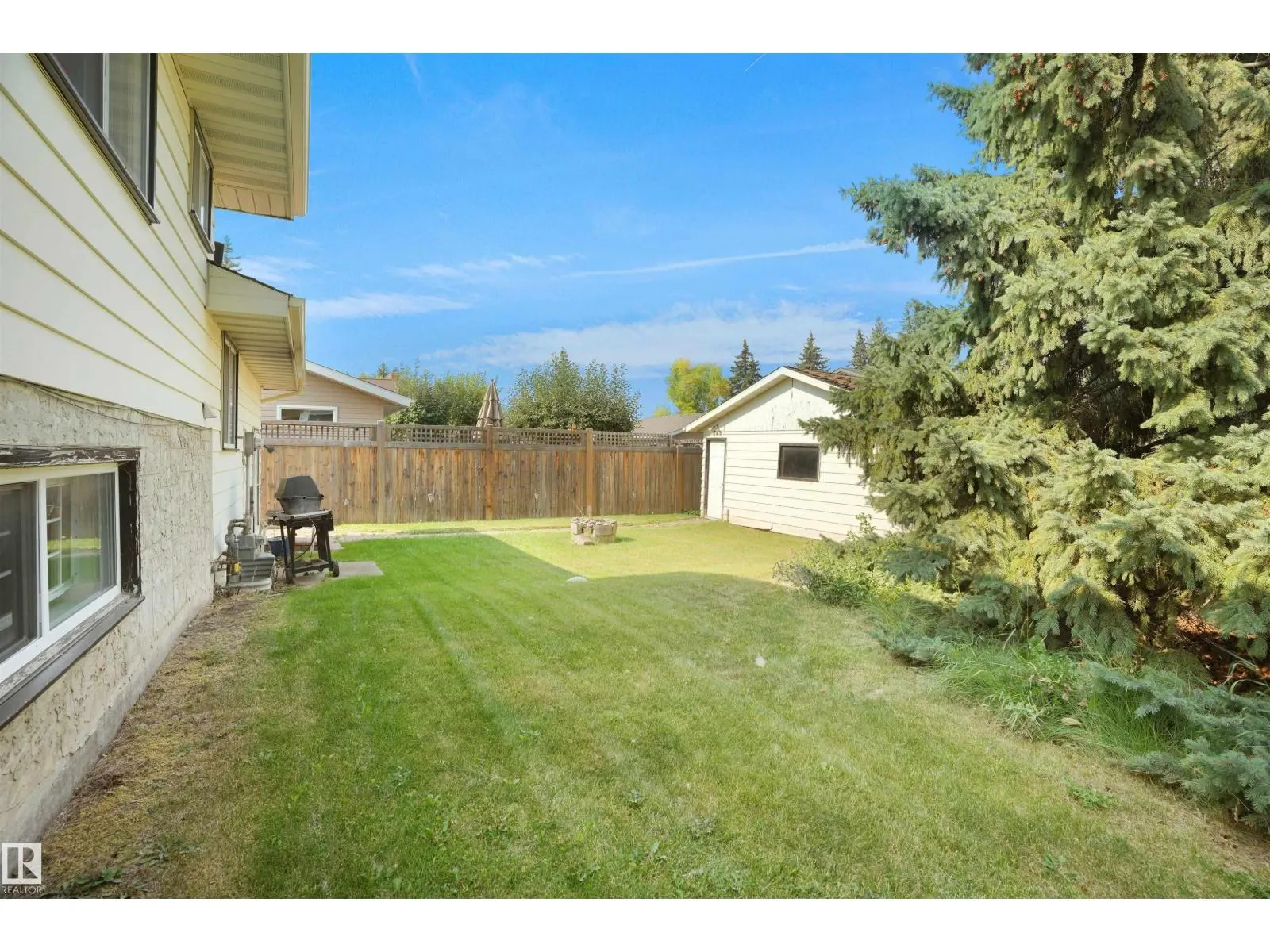 14324 49 AV NW NW