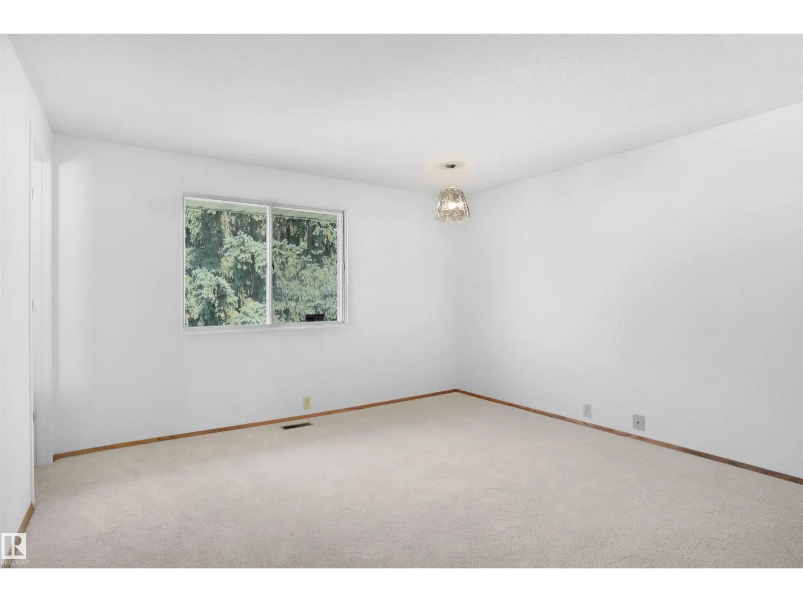 14324 49 AV NW NW