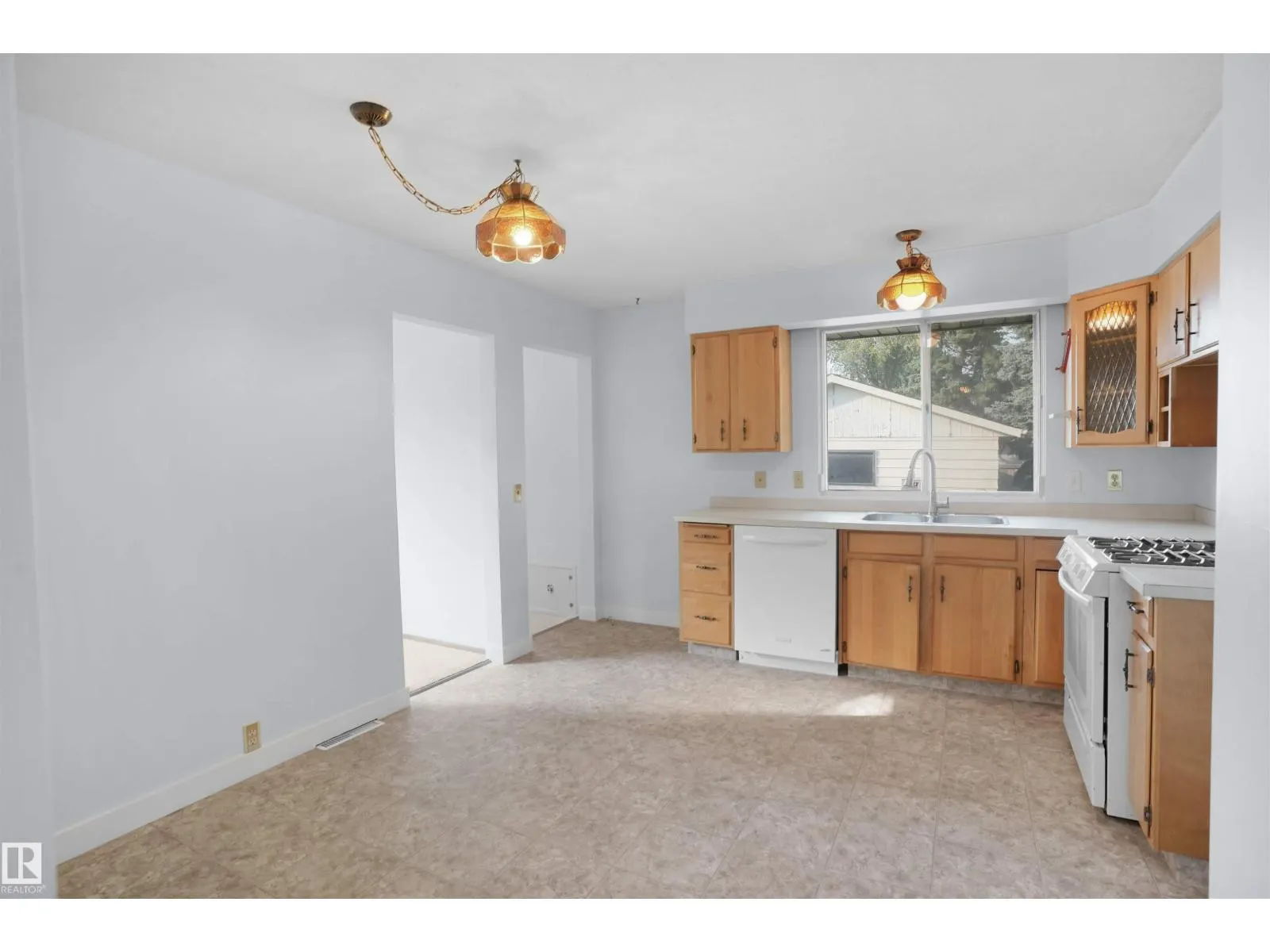 14324 49 AV NW NW