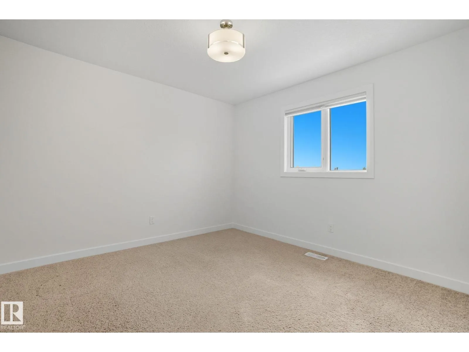 12948 202 ST NW