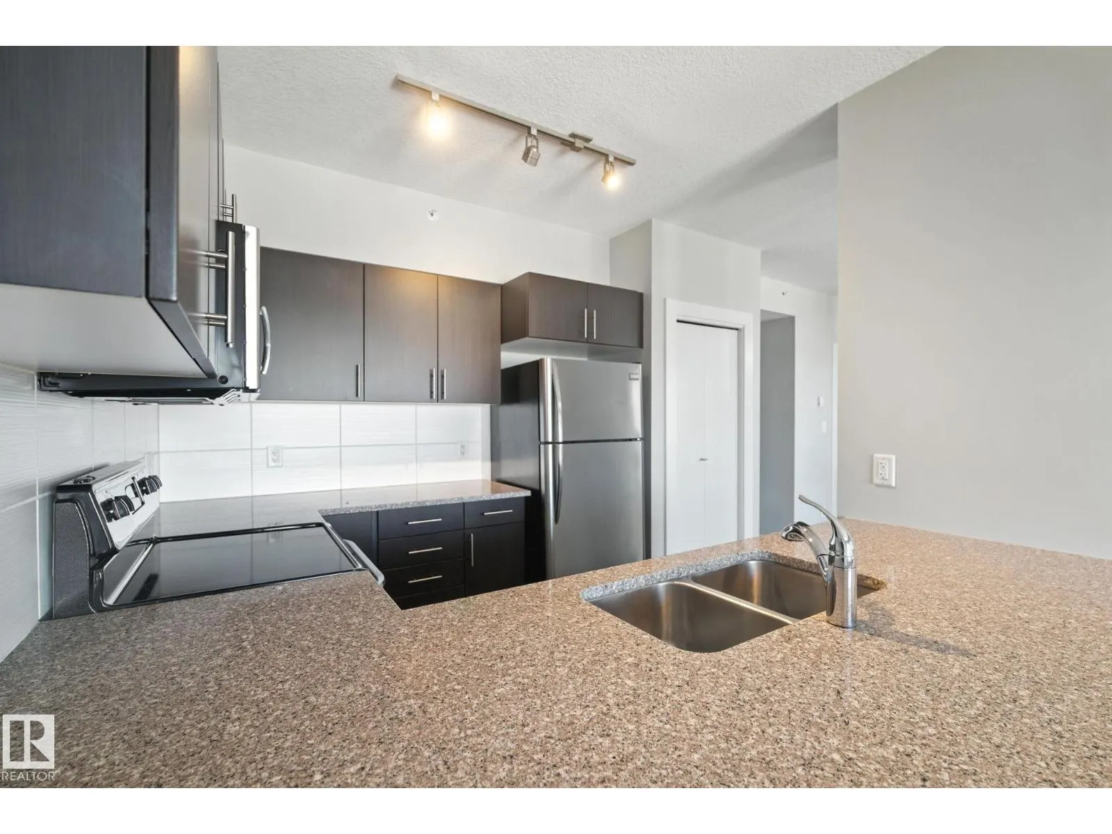 #1306 10152 104 ST NW