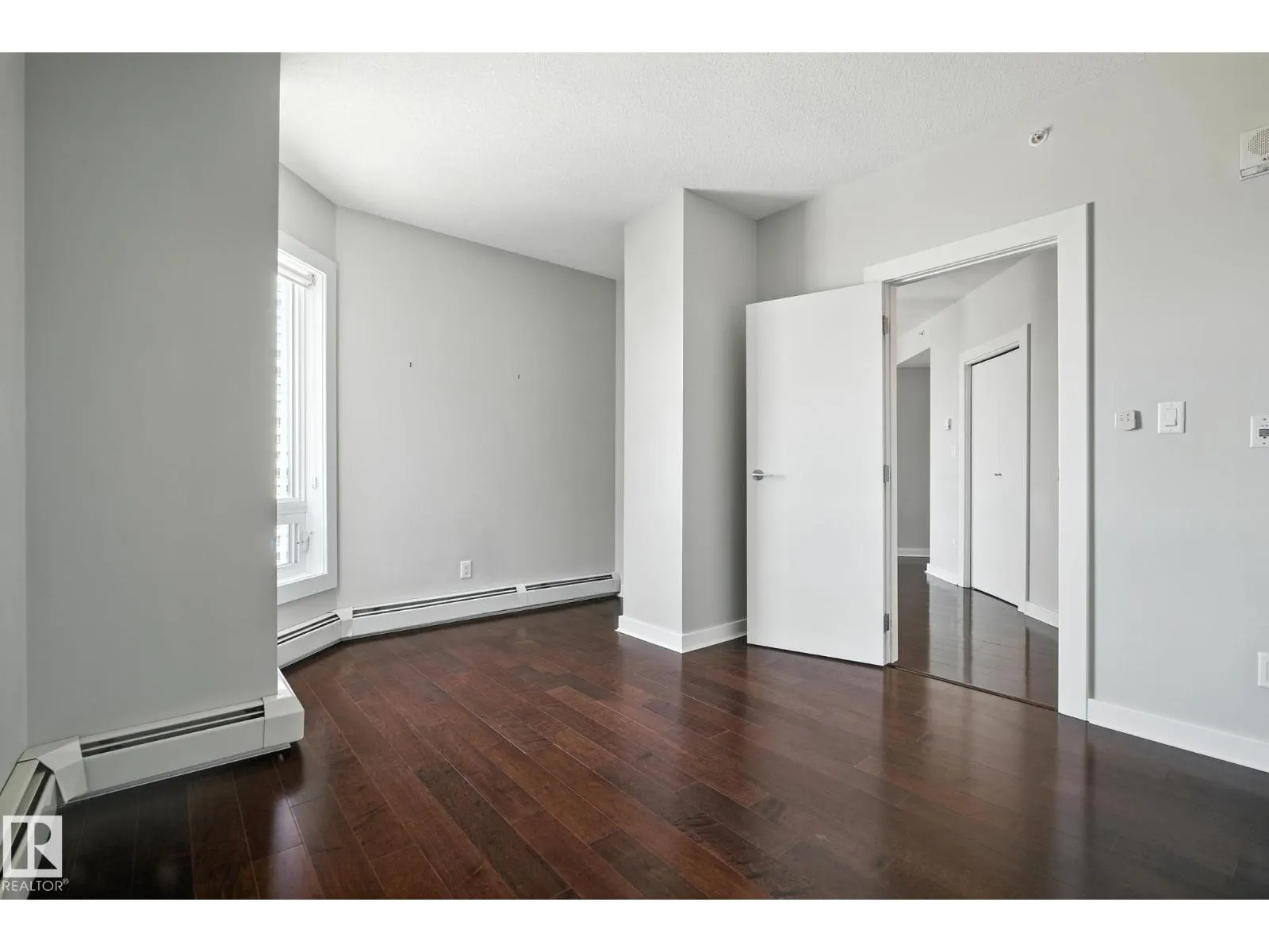 #1306 10152 104 ST NW