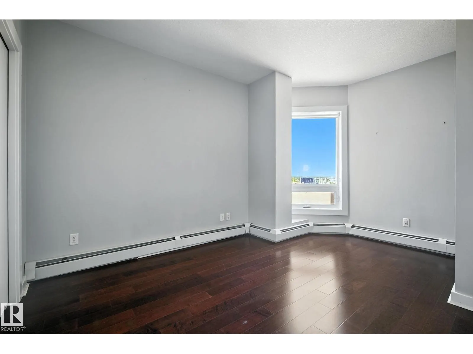 #1306 10152 104 ST NW