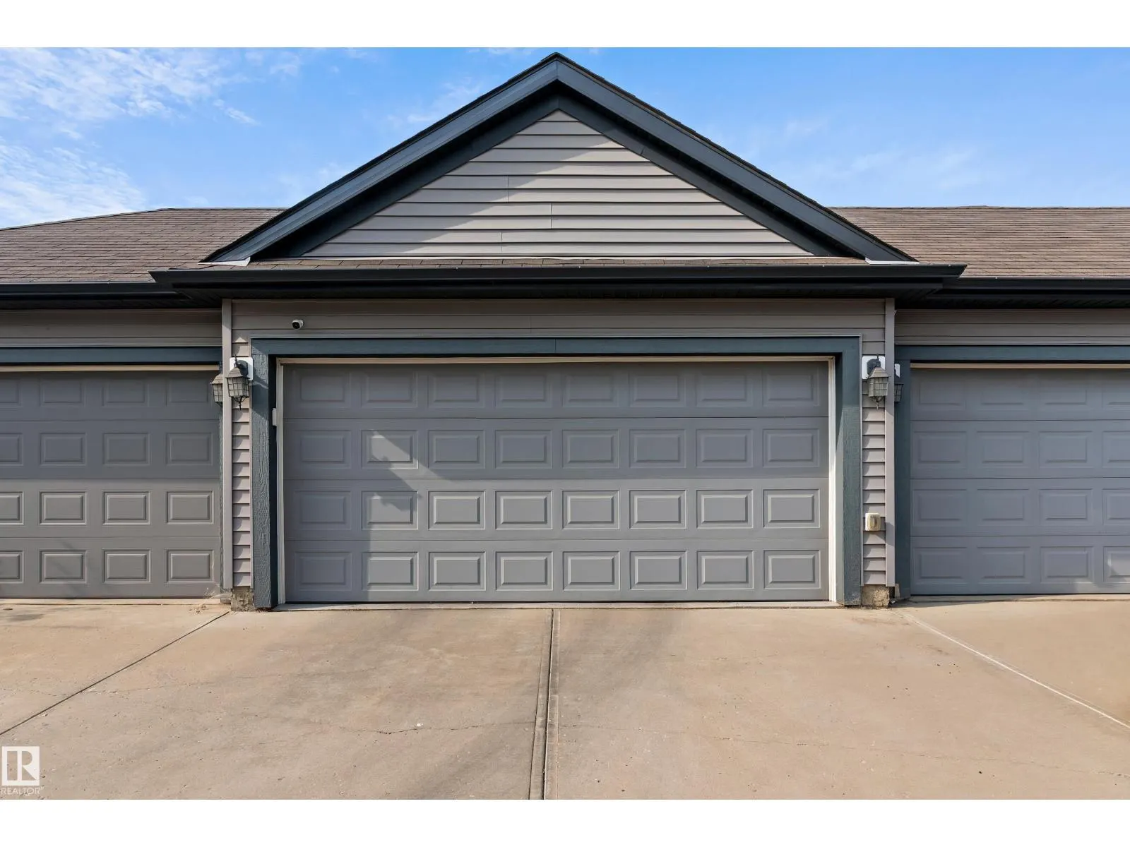327 DESROCHERS BV SW