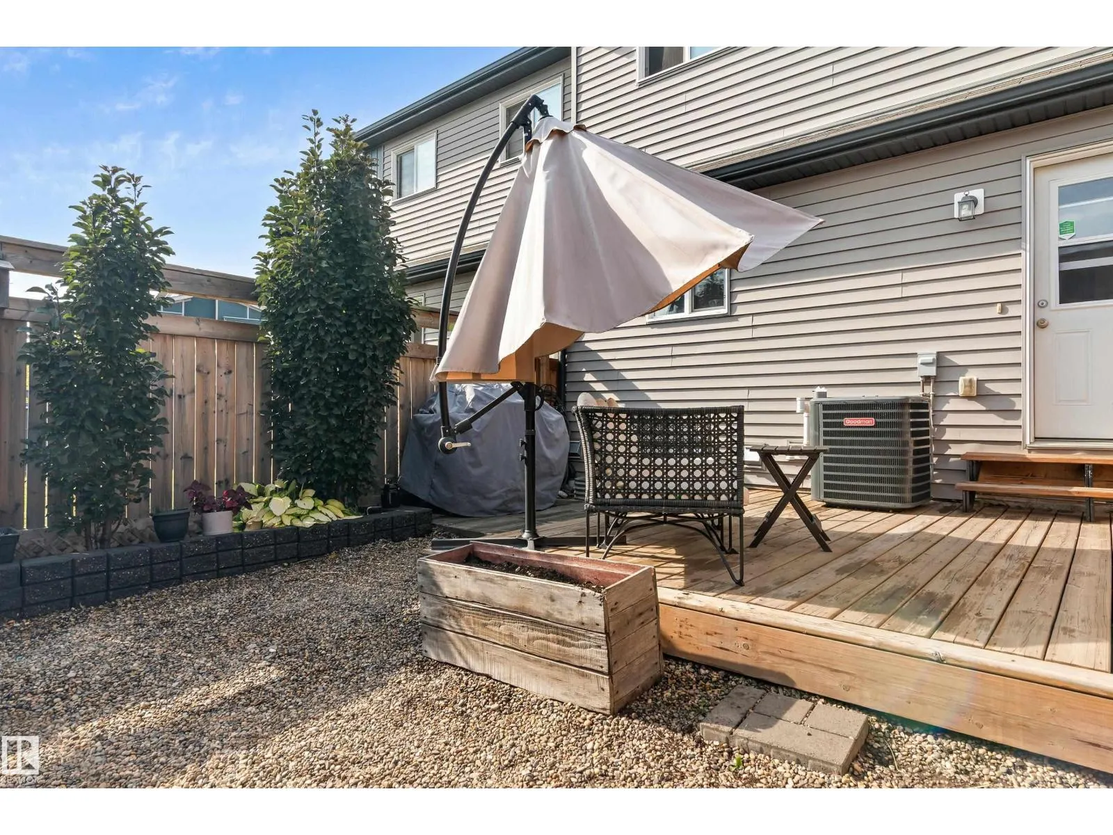 327 DESROCHERS BV SW