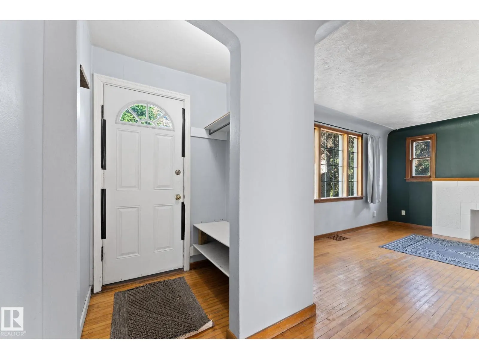 11207 73 AV NW
