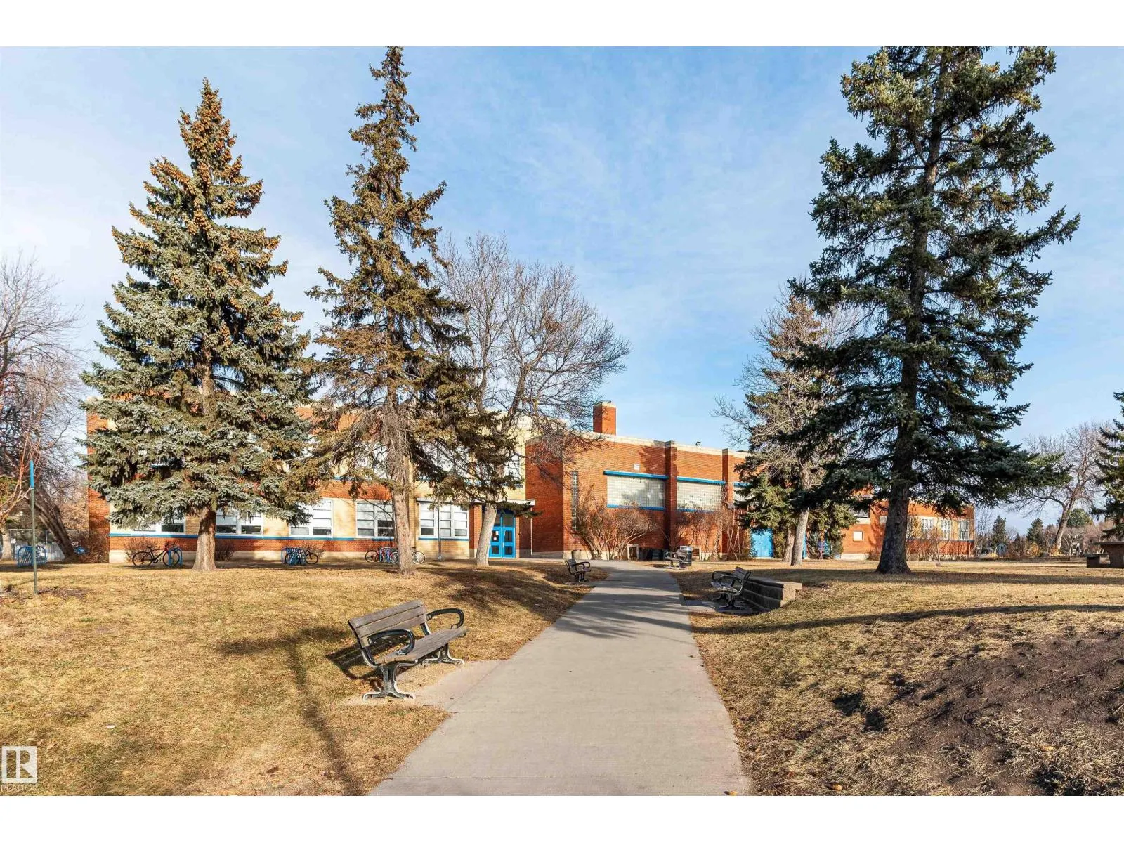 11207 73 AV NW