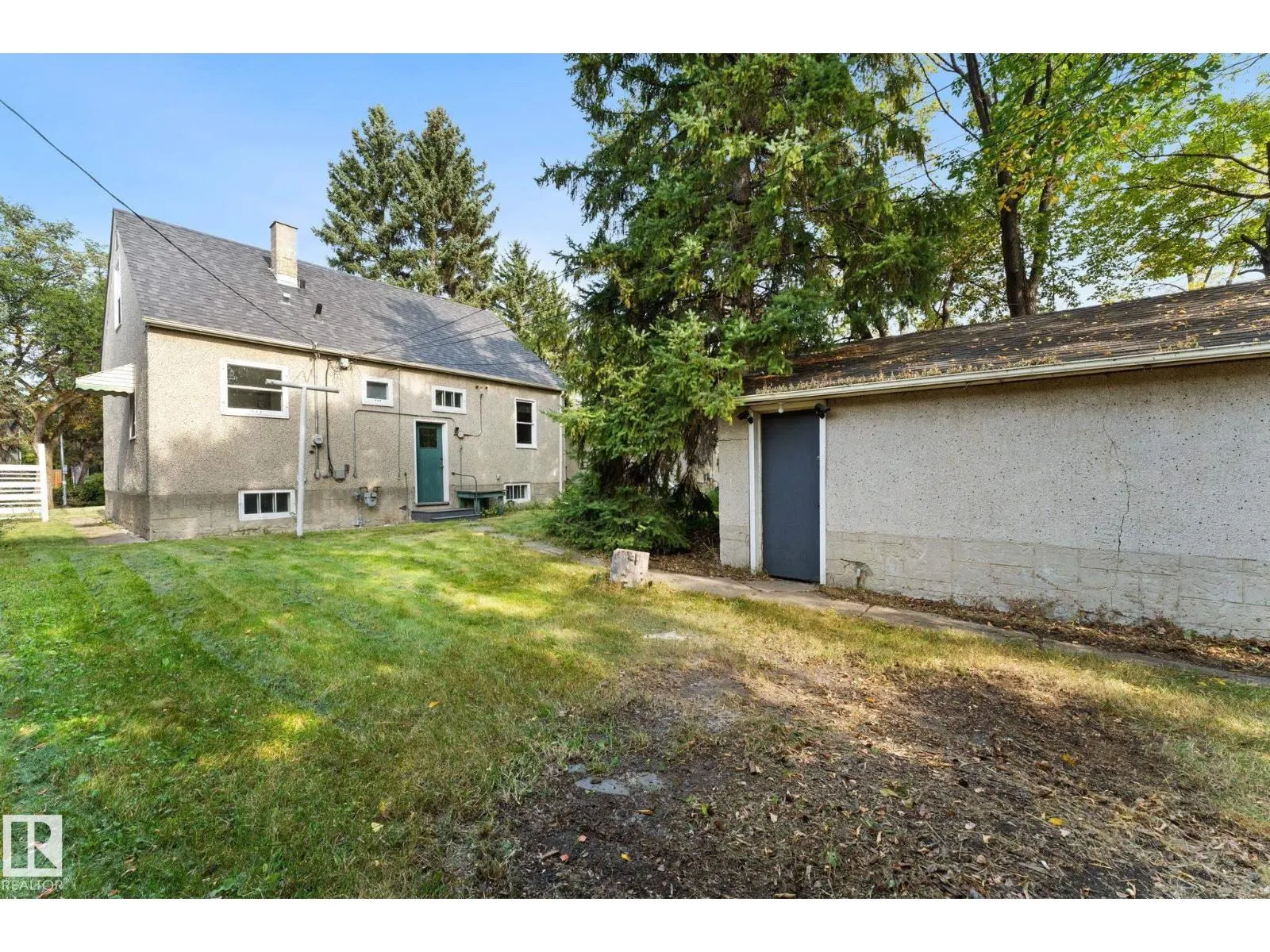 11207 73 AV NW