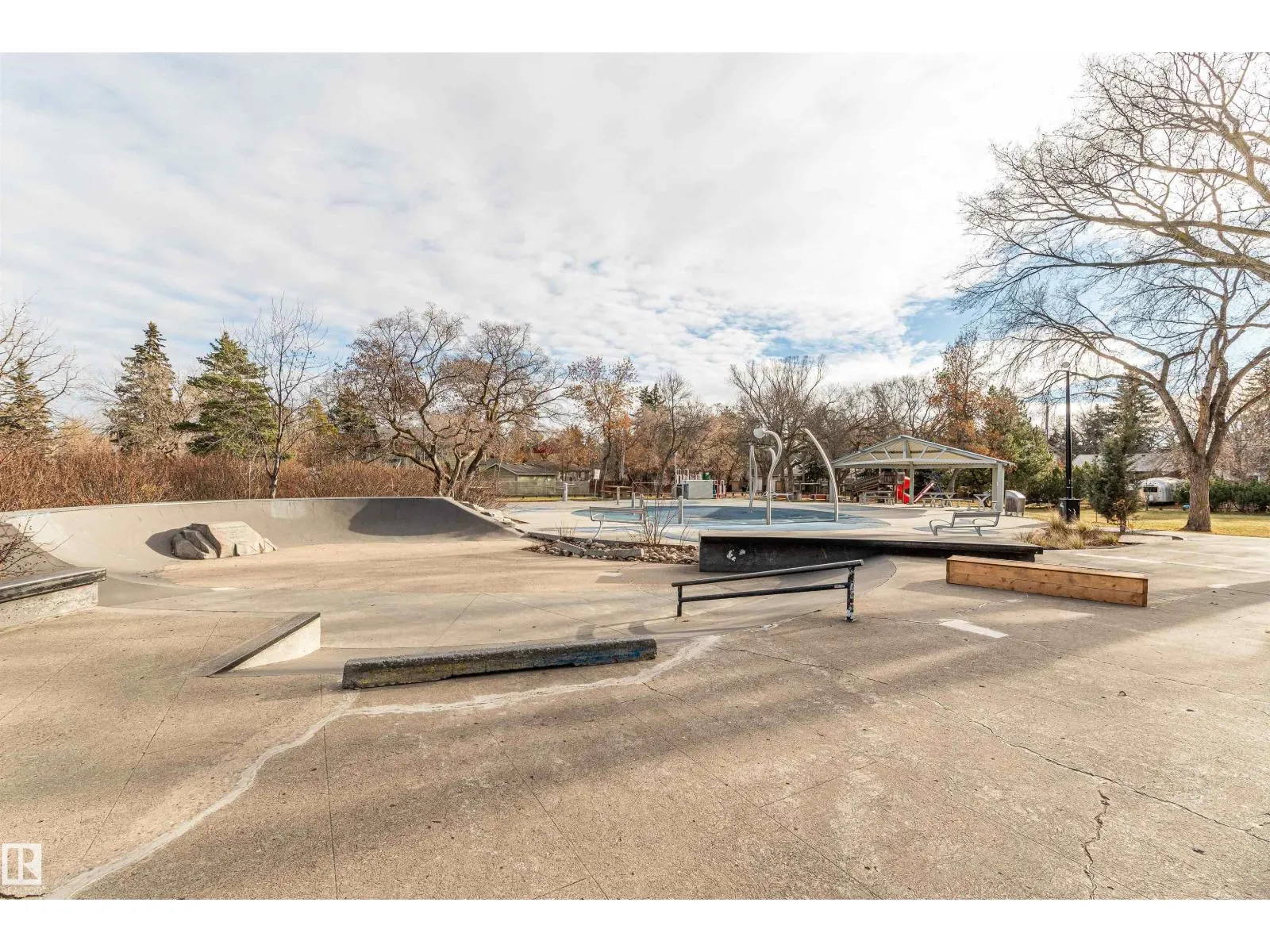 11207 73 AV NW