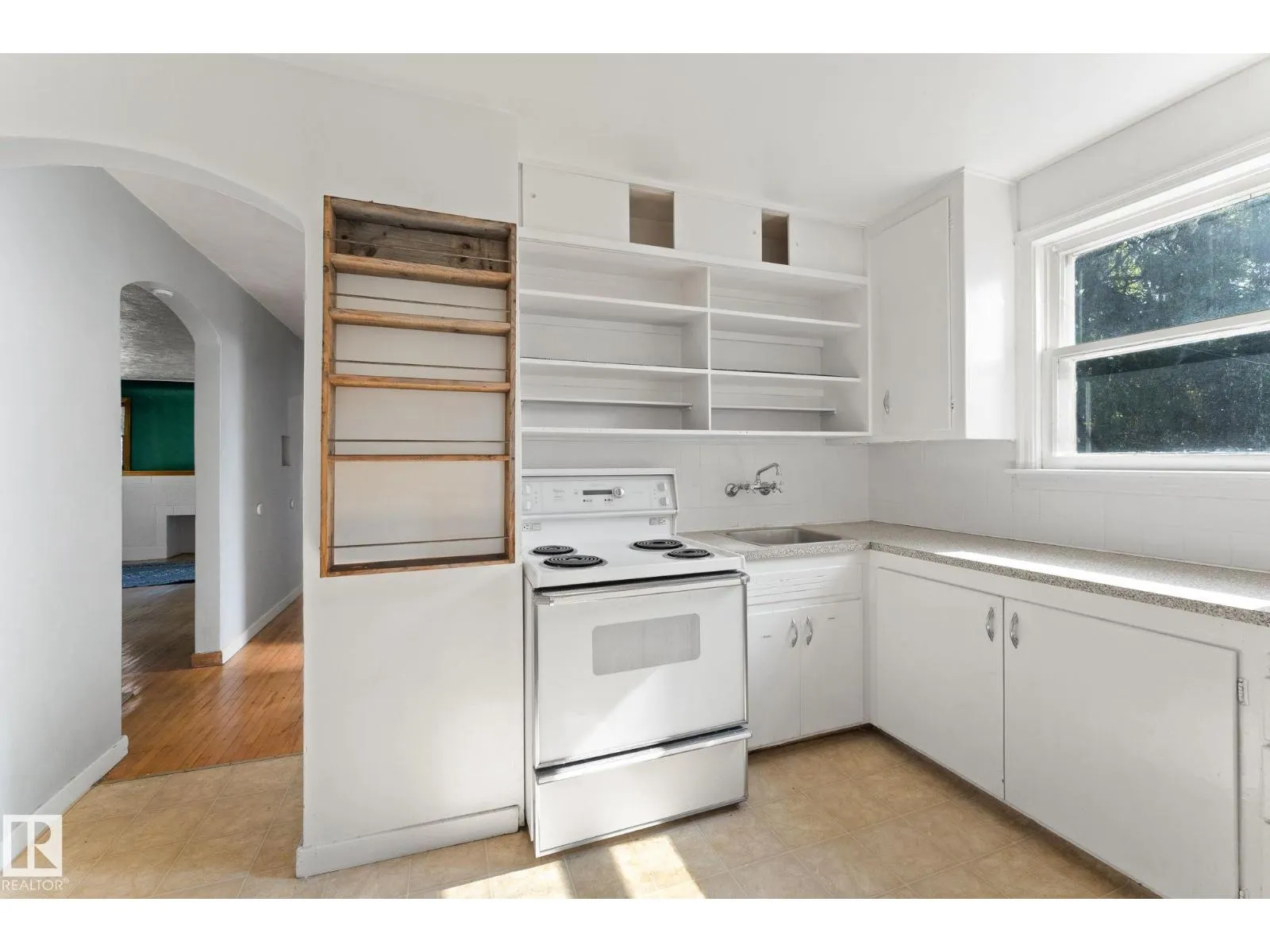 11207 73 AV NW