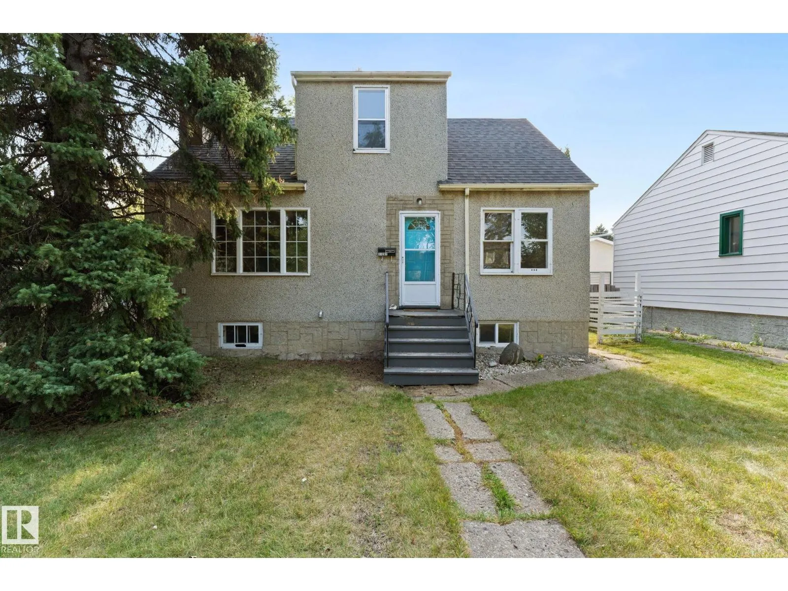 11207 73 AV NW