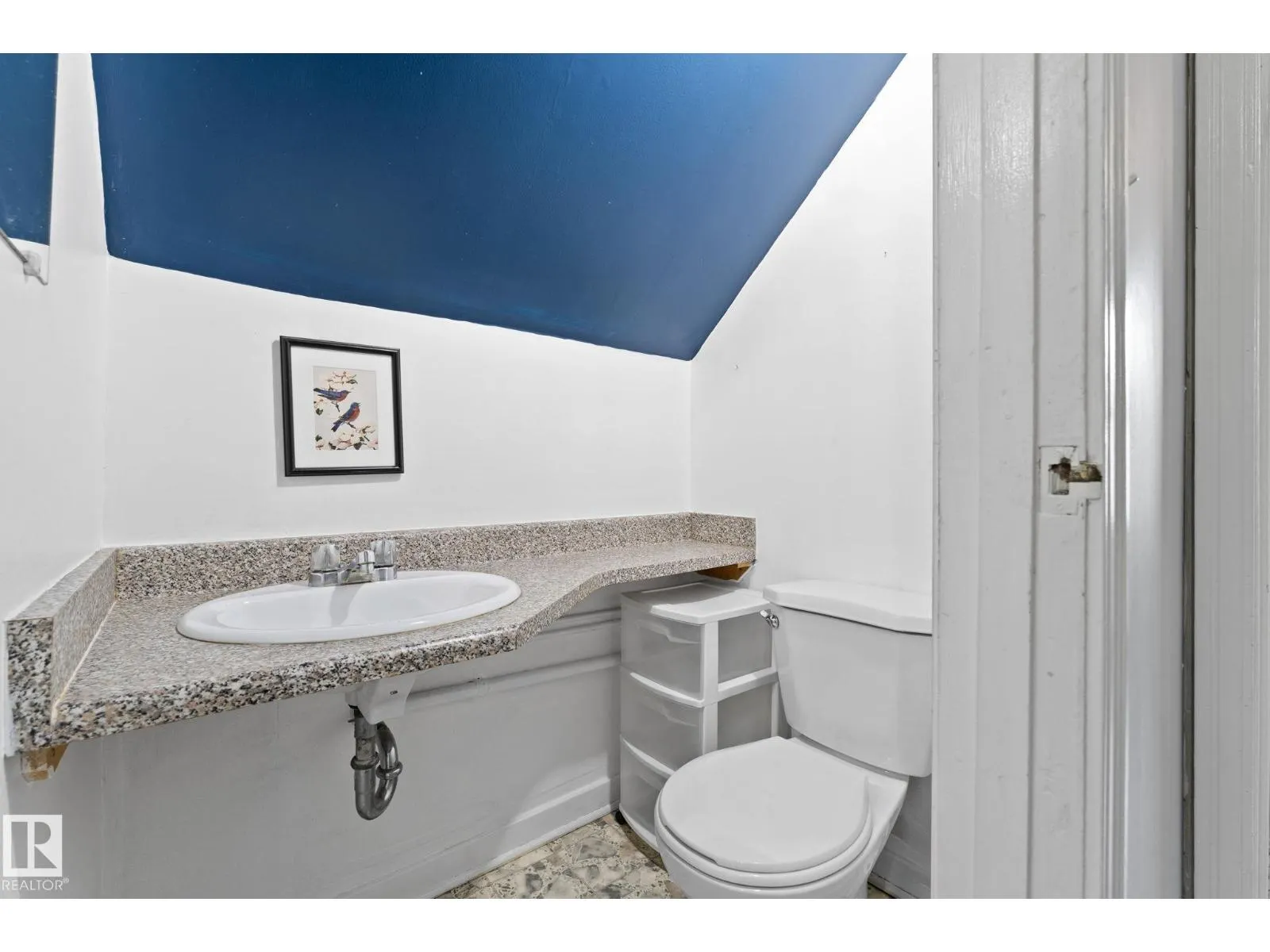 11207 73 AV NW