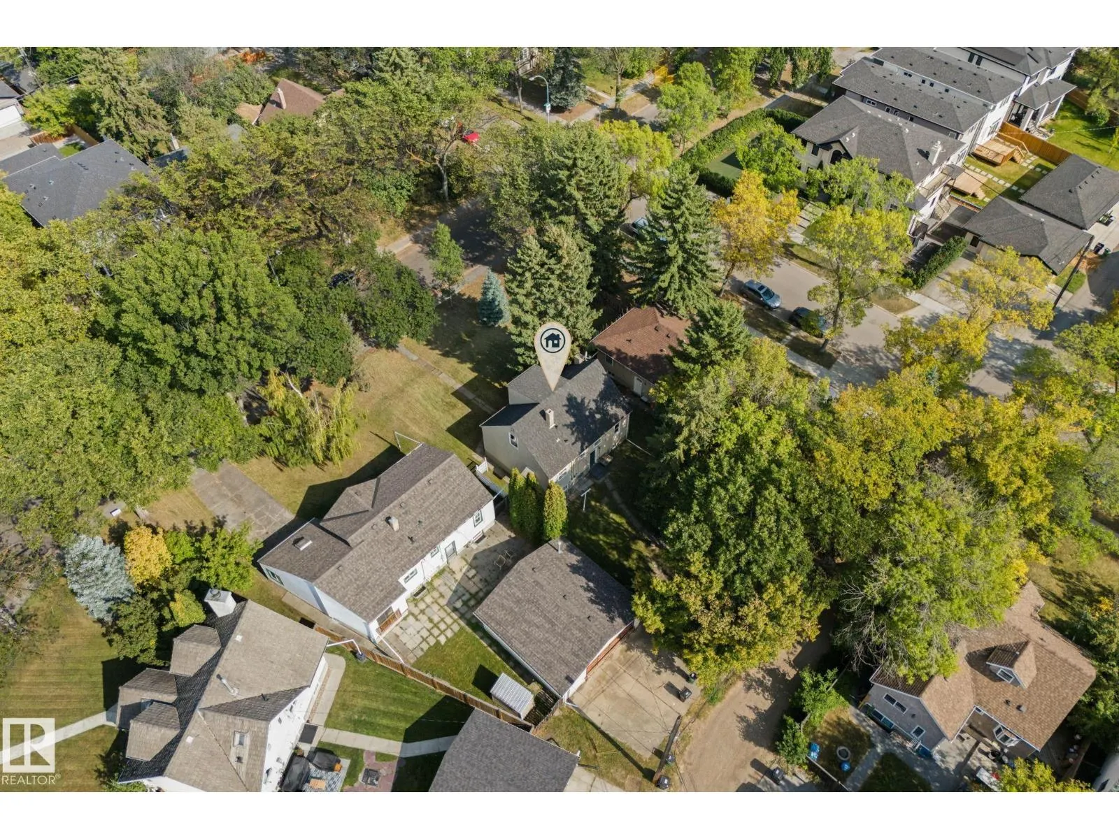 11207 73 AV NW