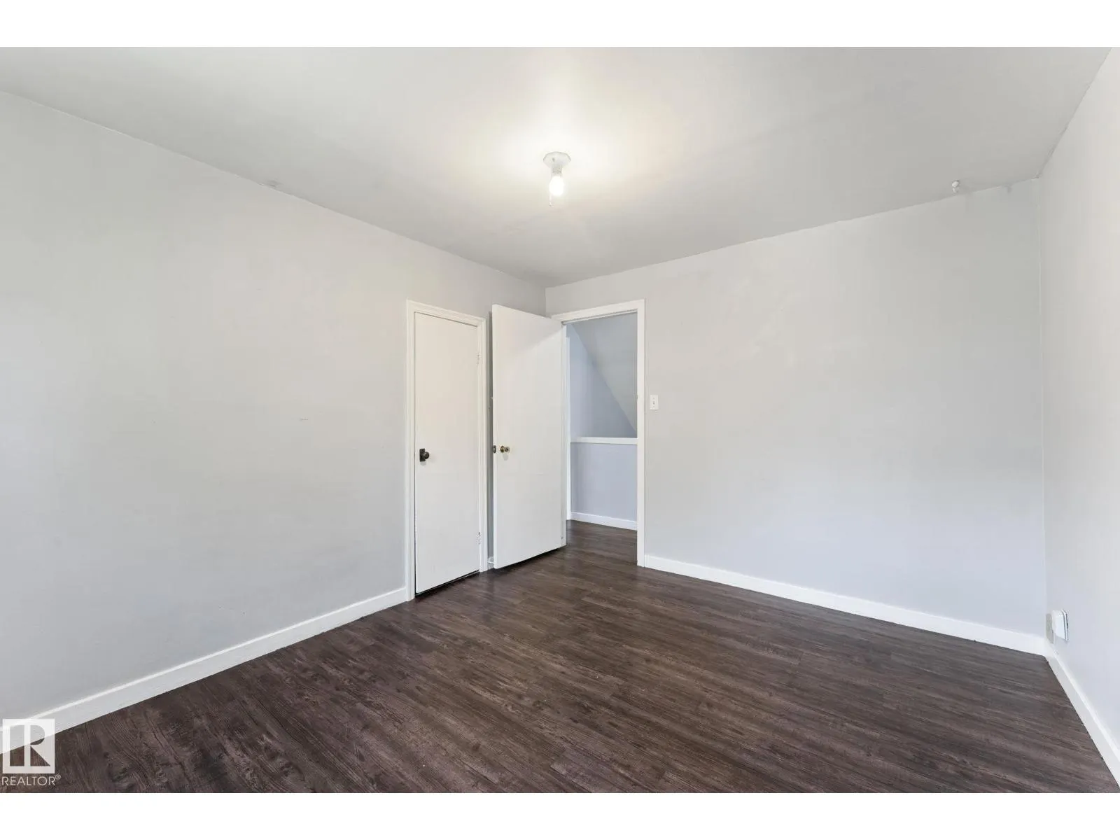 11207 73 AV NW