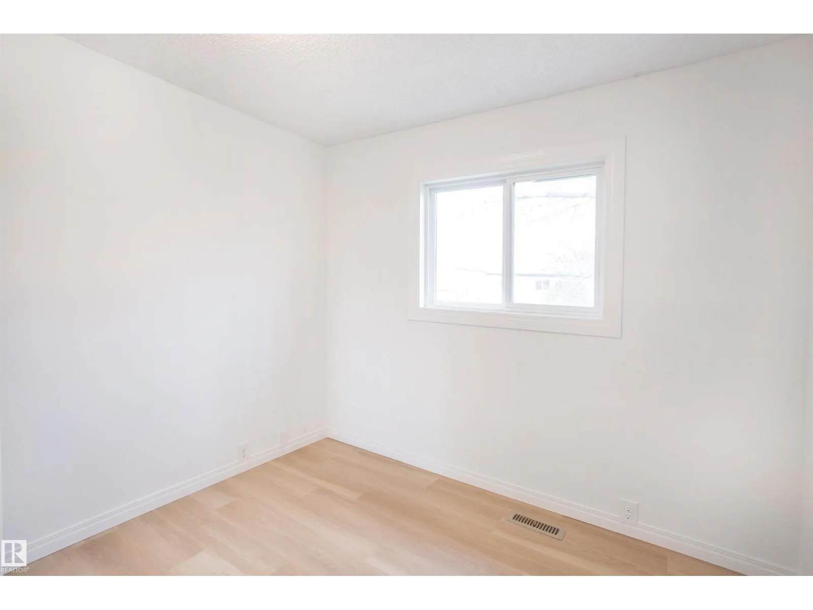 1270 LAKEWOOD RD W NW