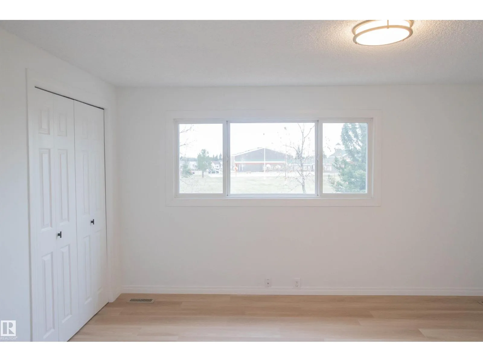 1270 LAKEWOOD RD W NW