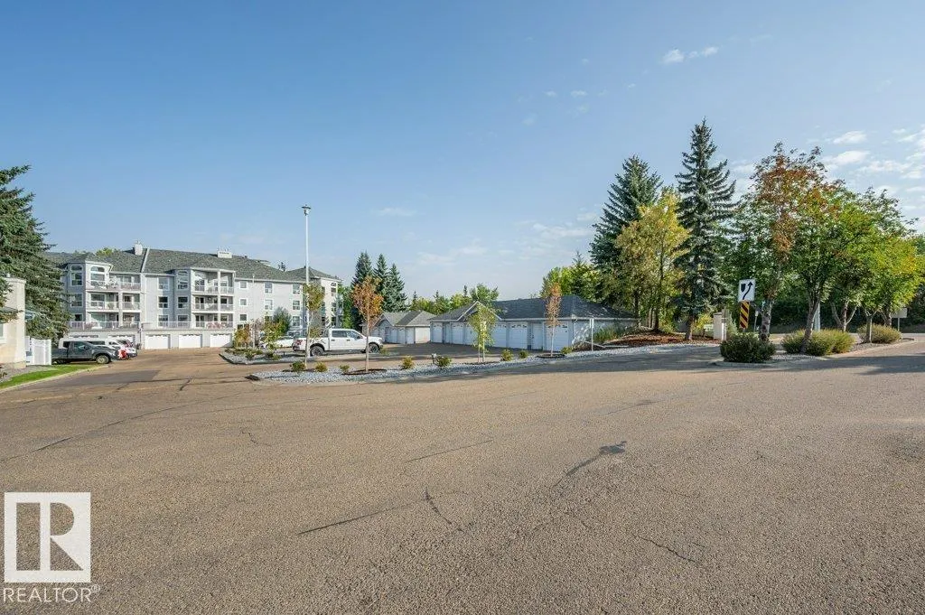 #411 65 GERVAIS RD