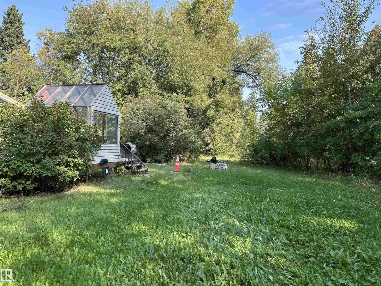 9815 210 ST NW