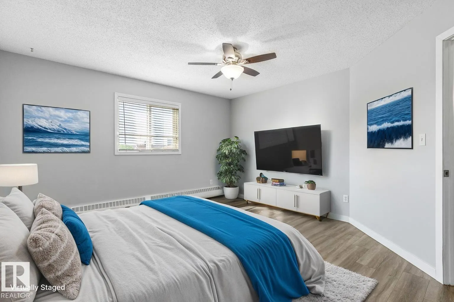 #402 5065 31 AV NW