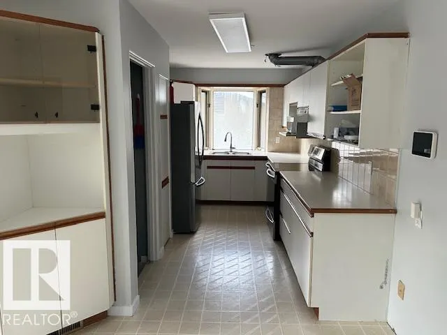 13 HAZEL ST