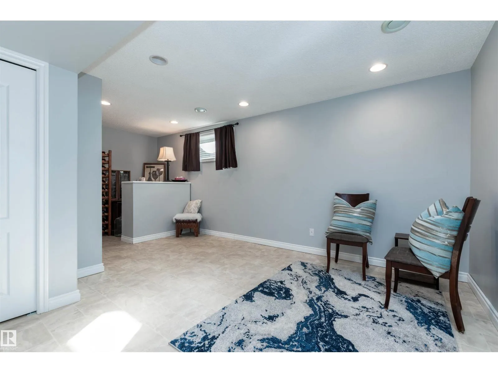 445 CHARLOTTE CR