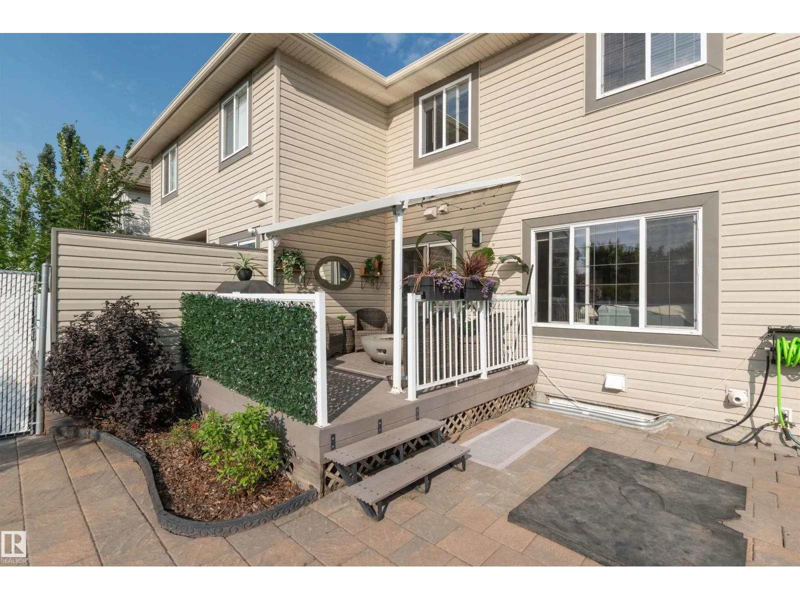 445 CHARLOTTE CR