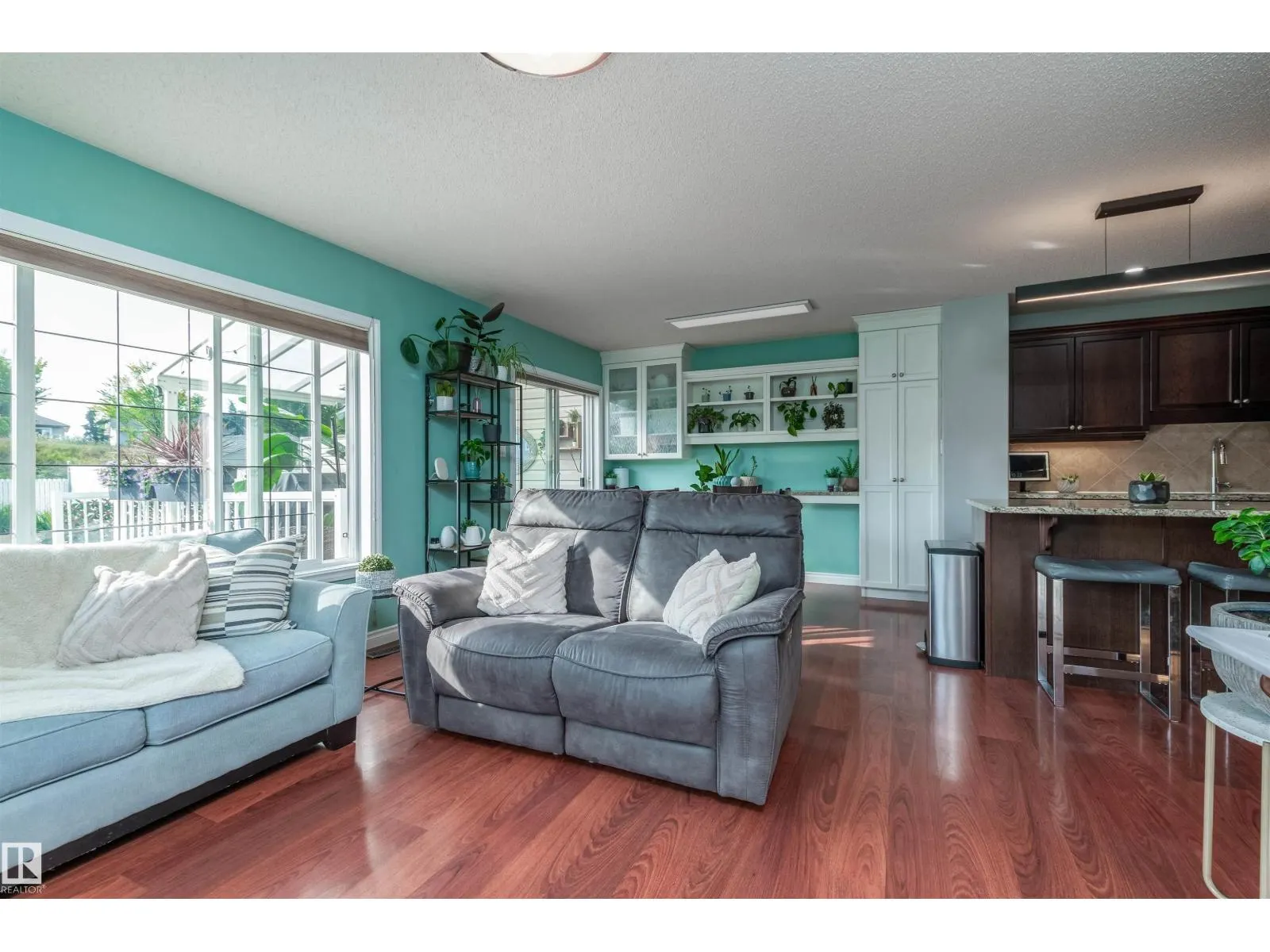 445 CHARLOTTE CR