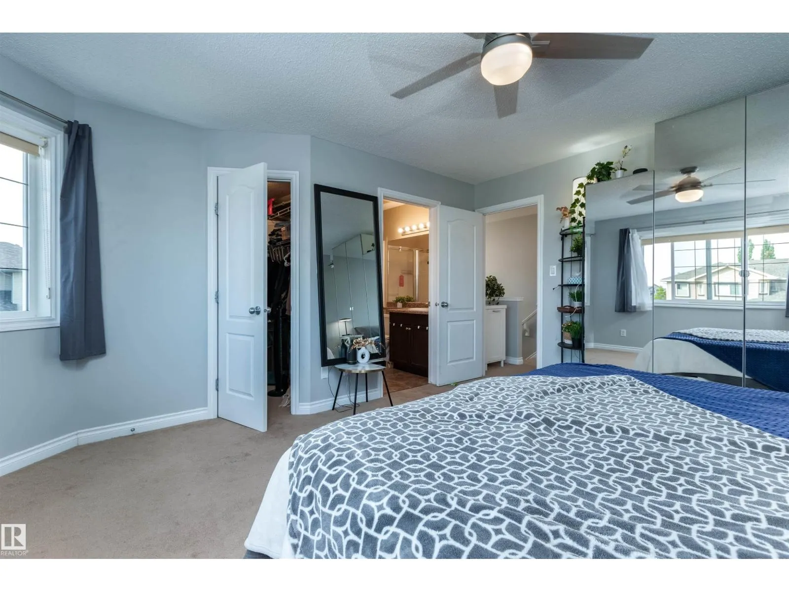 445 CHARLOTTE CR