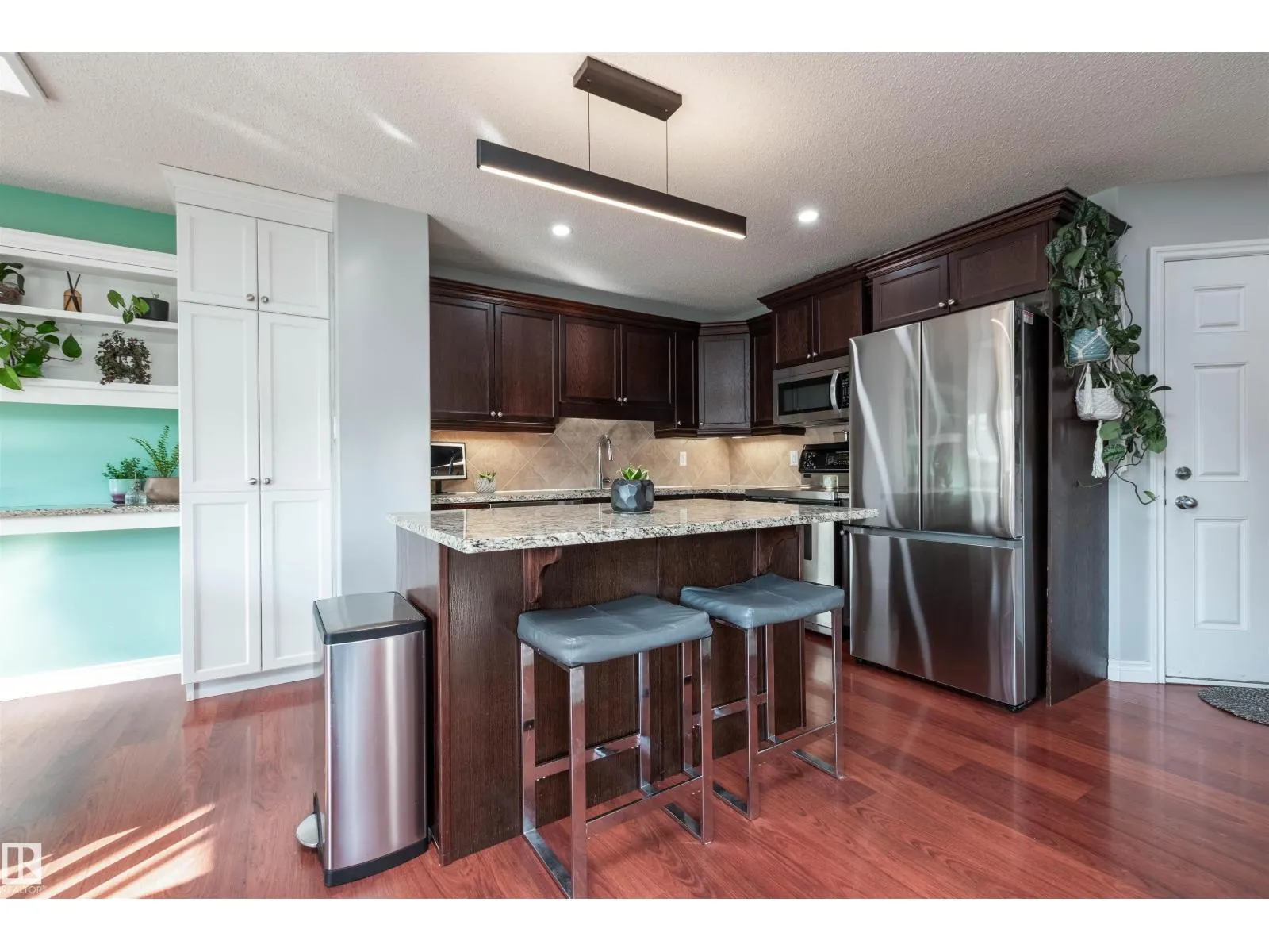 445 CHARLOTTE CR