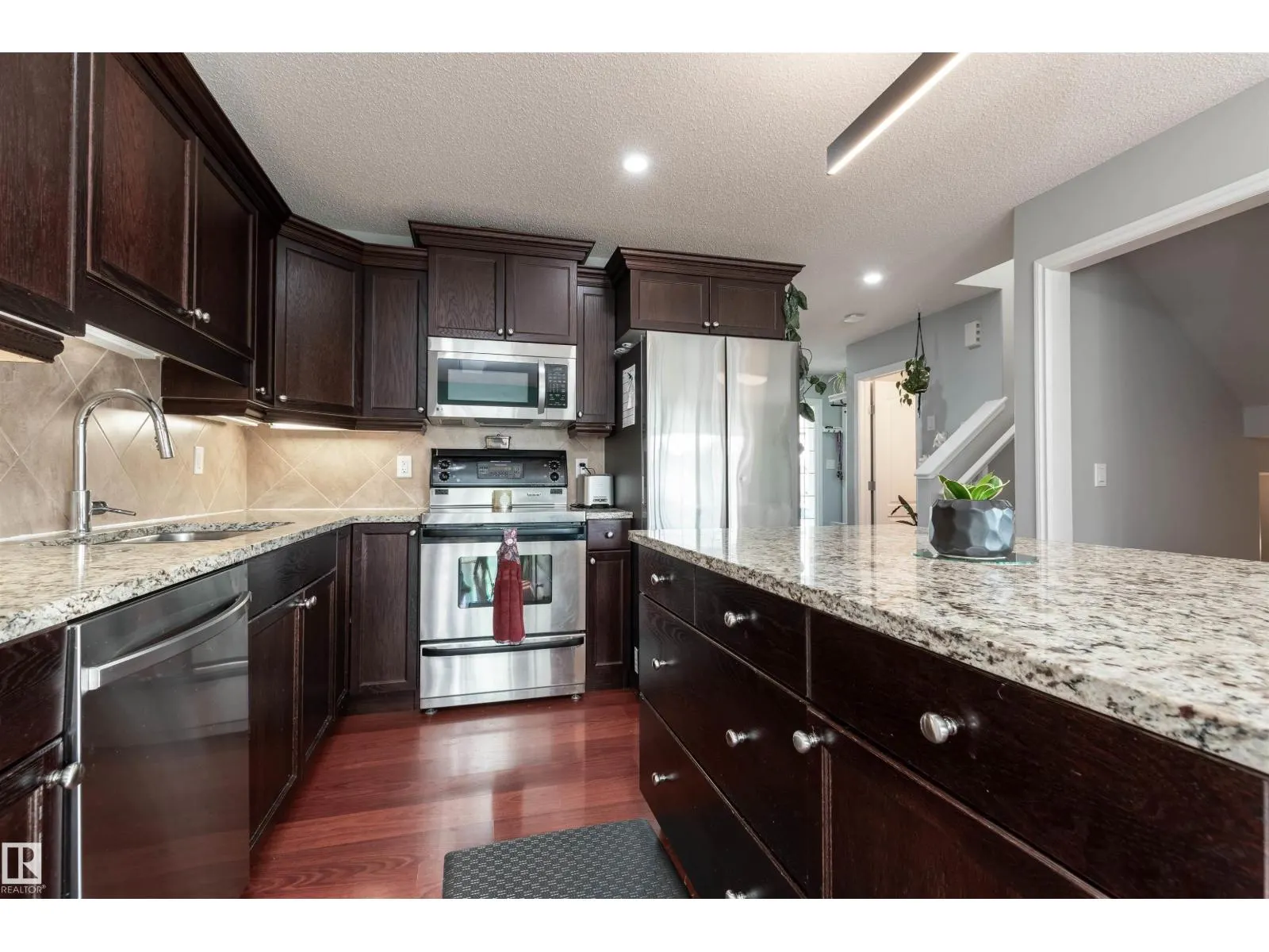 445 CHARLOTTE CR