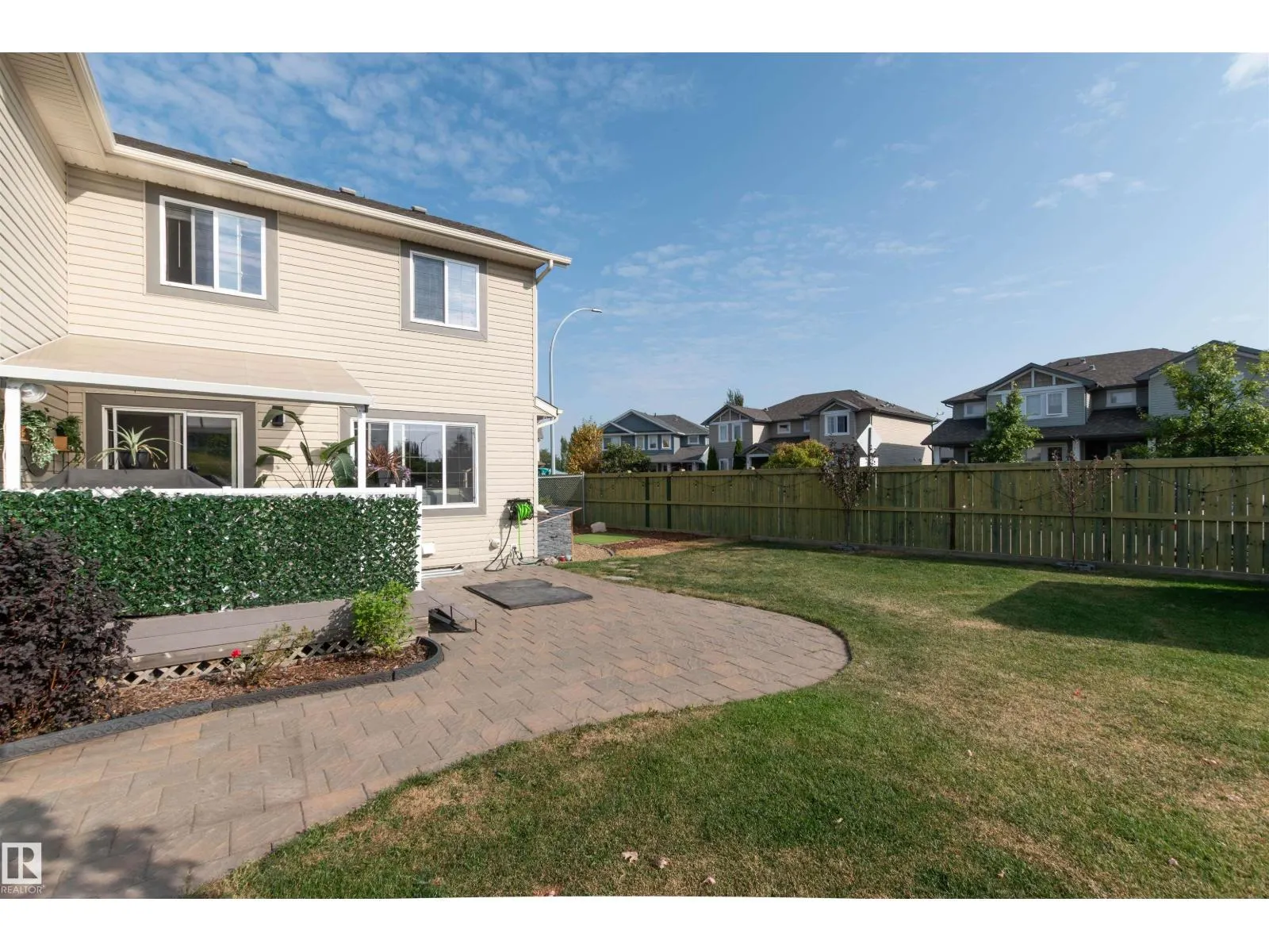 445 CHARLOTTE CR