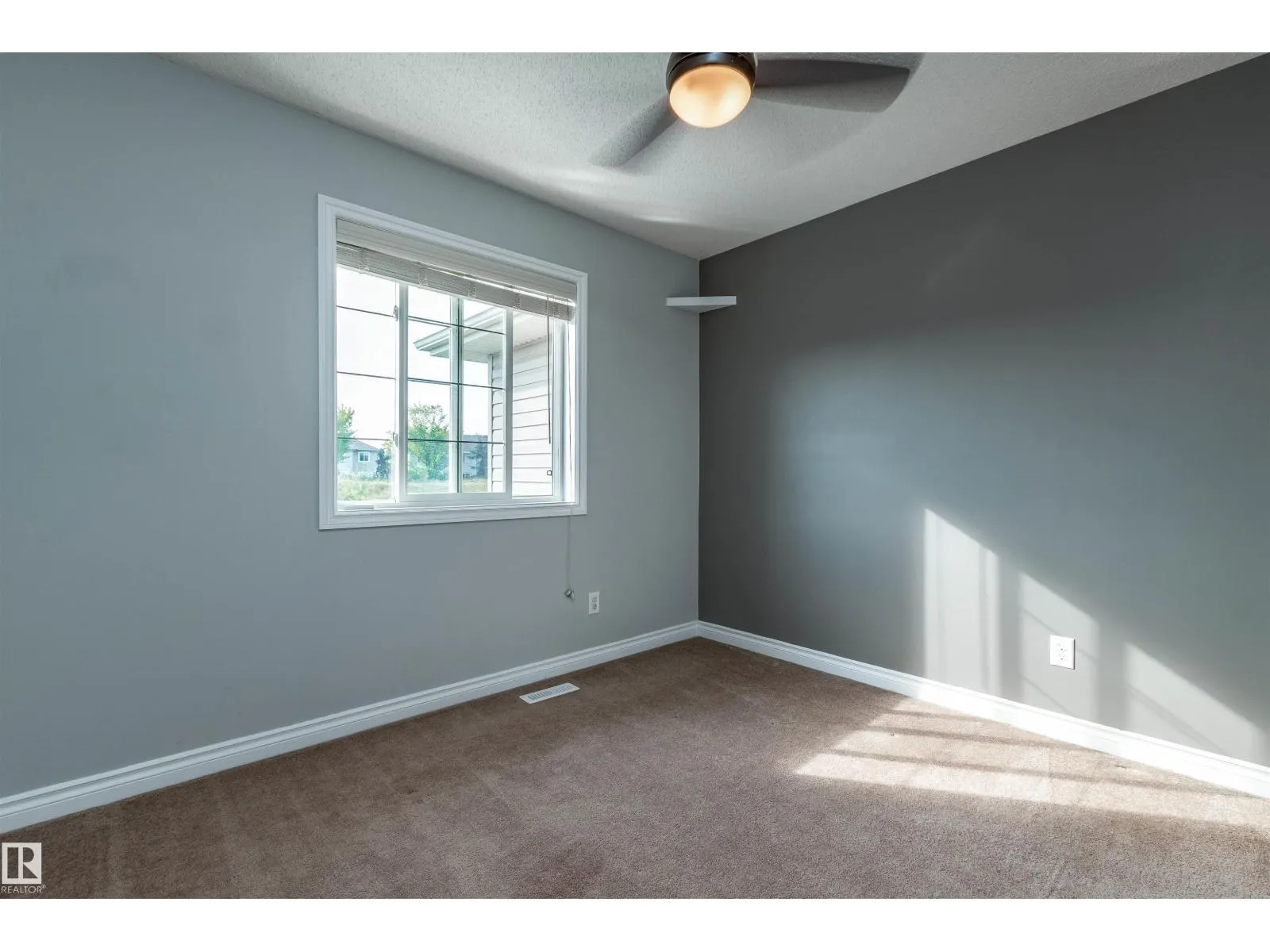 445 CHARLOTTE CR